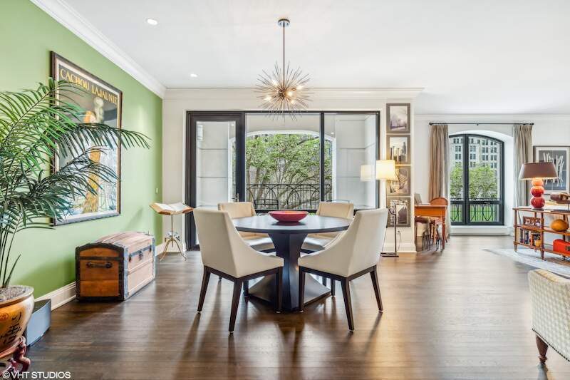 840 N LAKE SHORE Drive Unit: 202