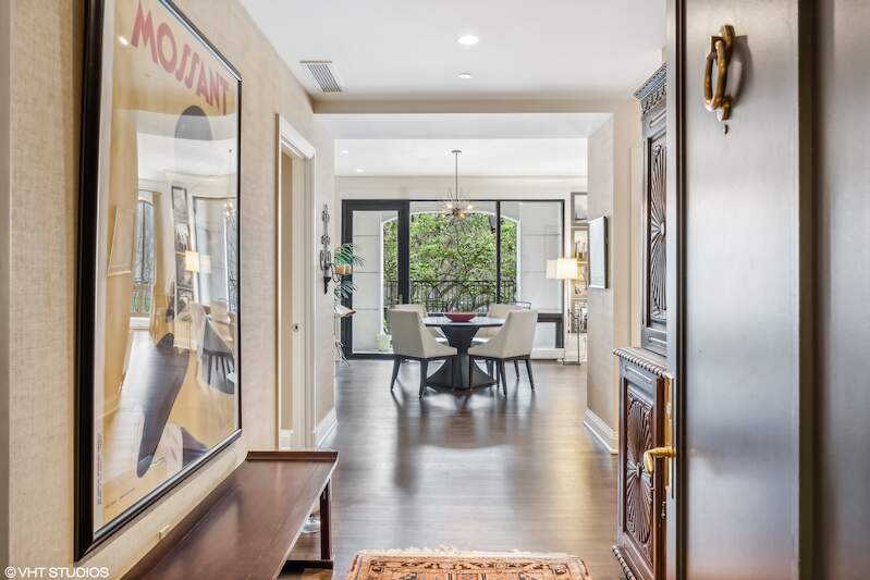 840 N LAKE SHORE Drive Unit: 202