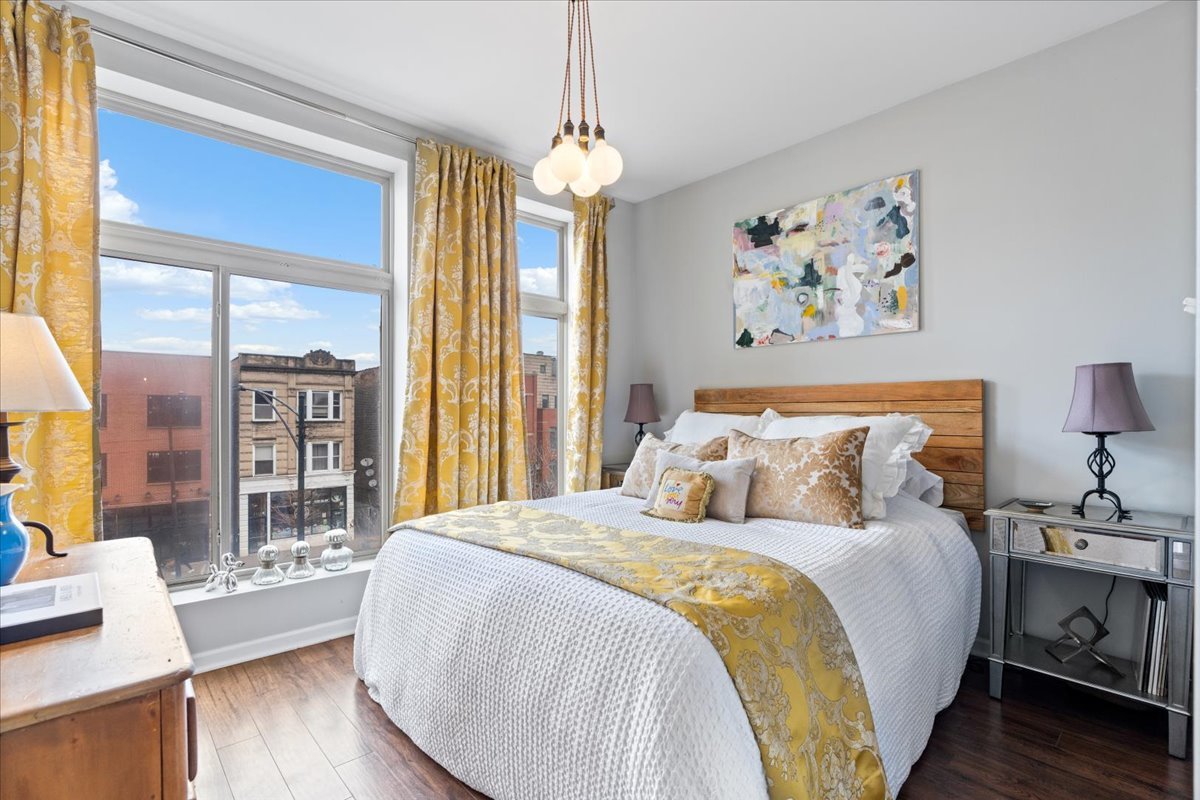 2121 W DIVISION Street Unit: 1