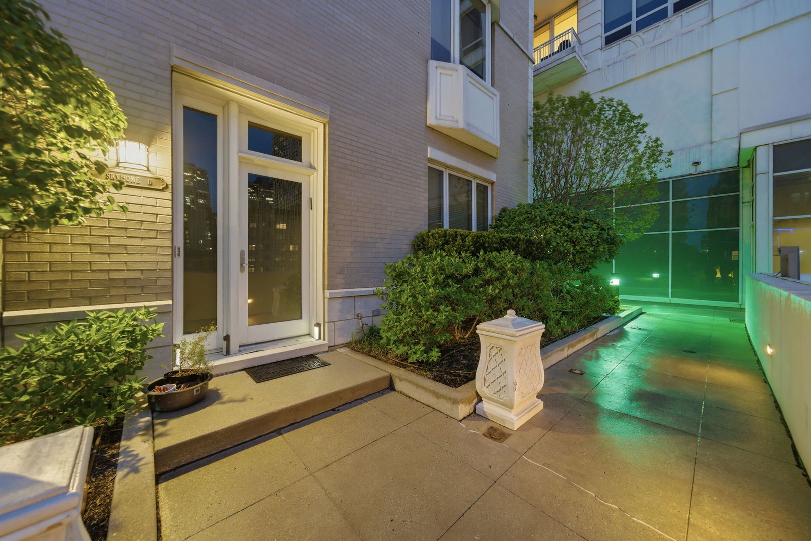 55 E Erie Street Unit: SH-D