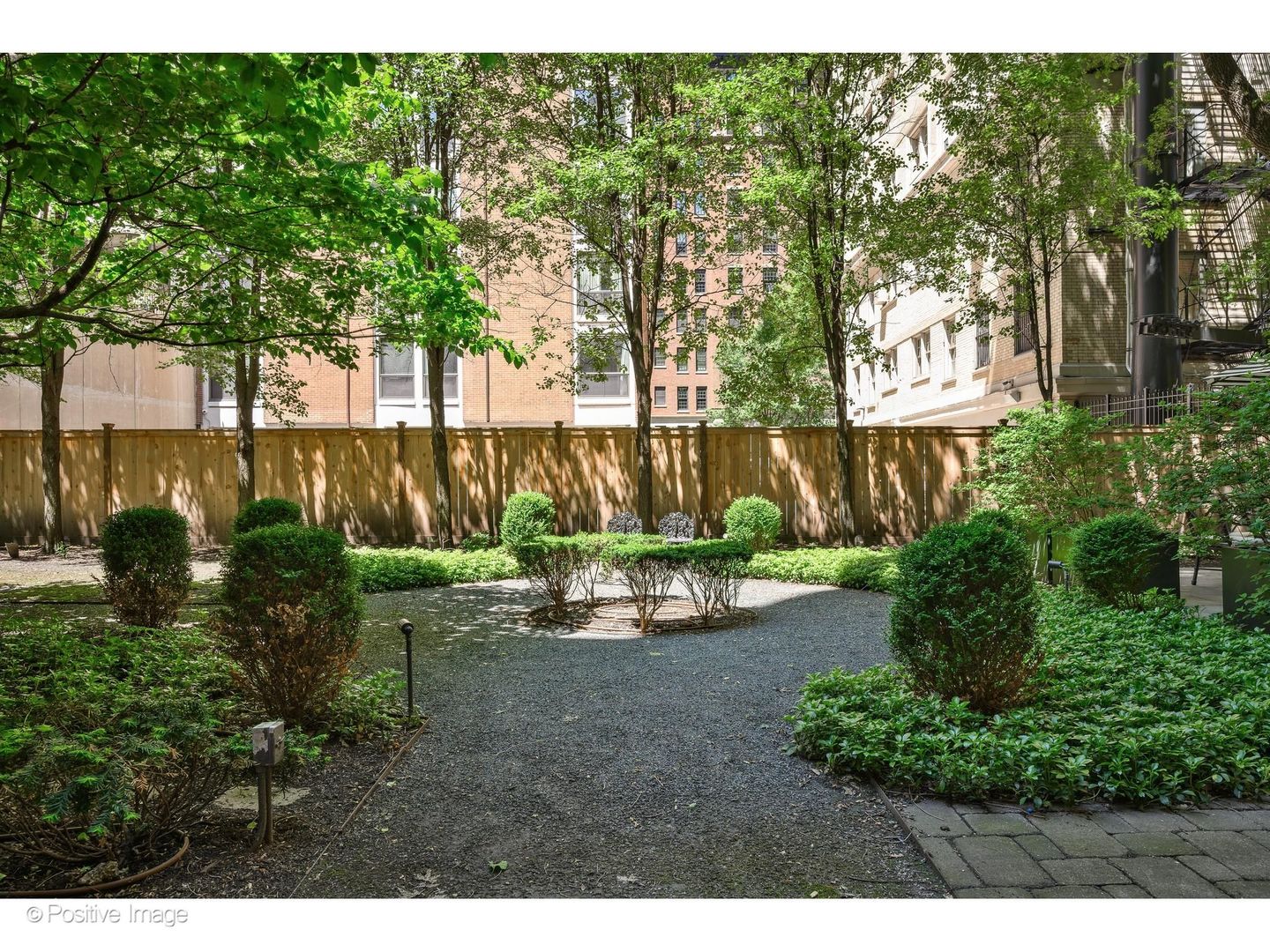 230 E Delaware Place Unit: 4W