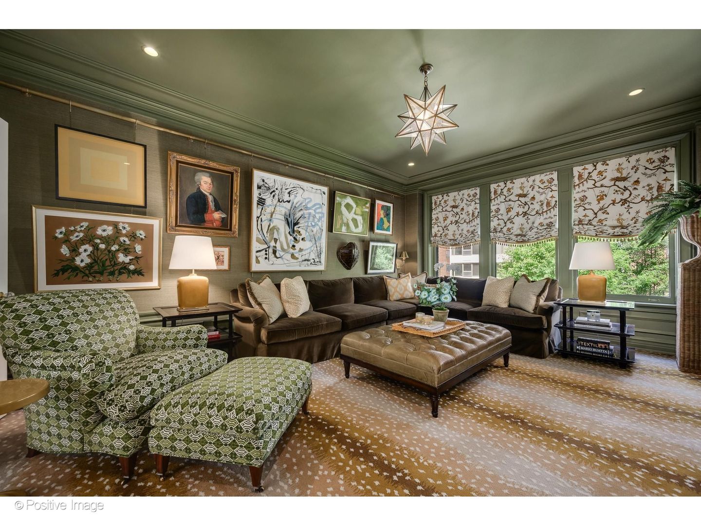 230 E Delaware Place Unit: 4W