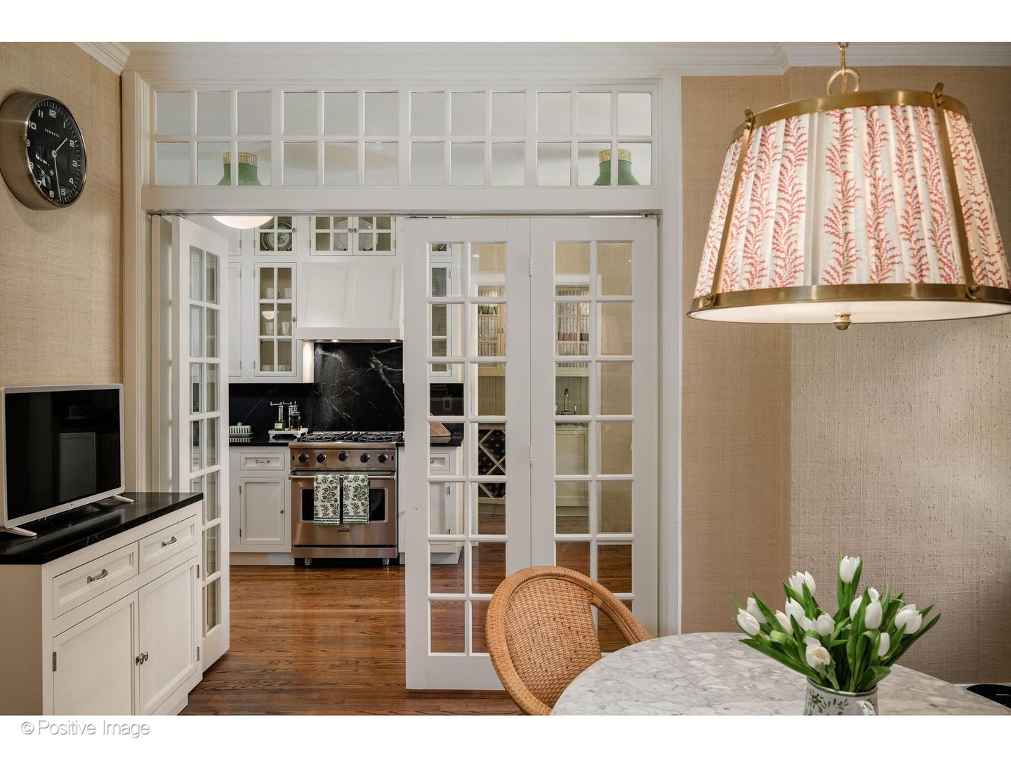 230 E Delaware Place Unit: 4W