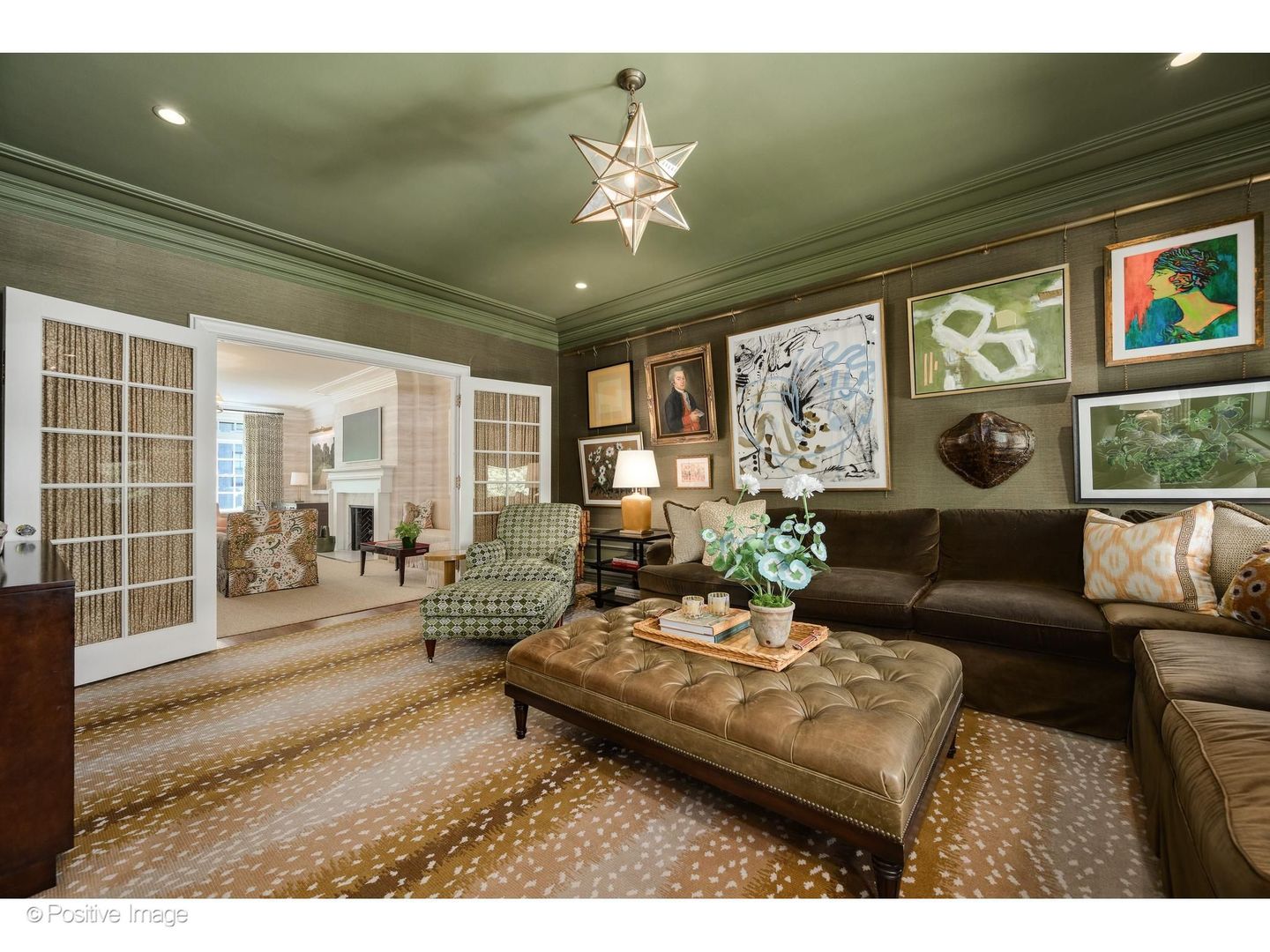 230 E Delaware Place Unit: 4W