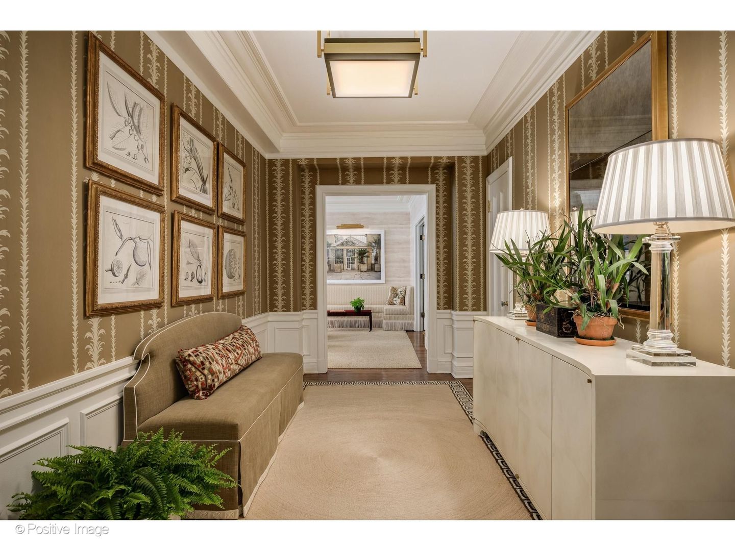 230 E Delaware Place Unit: 4W