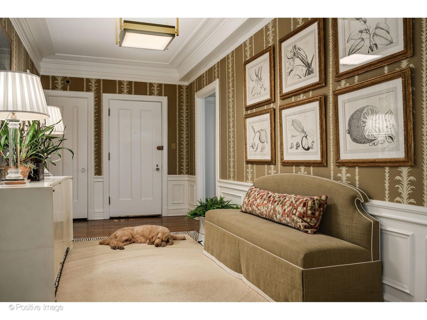 230 E Delaware Place Unit: 4W