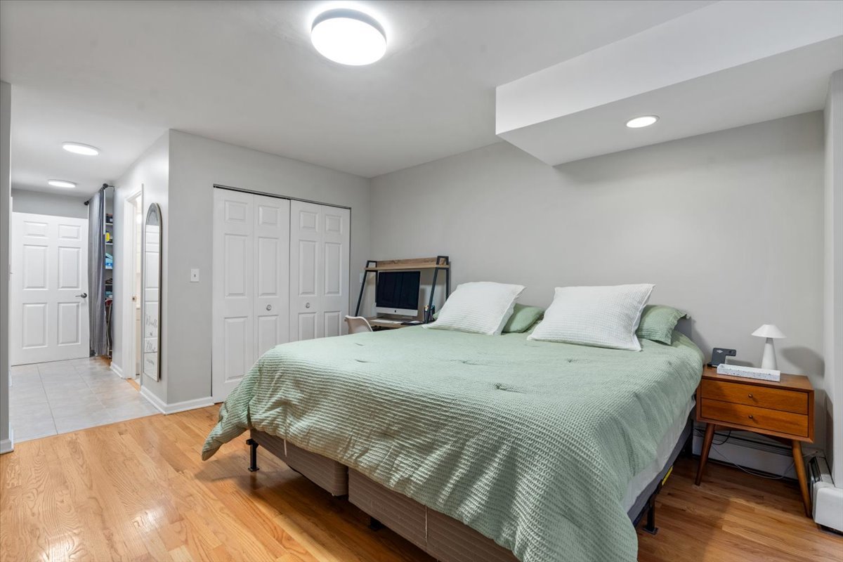 3900 N Pine Grove Avenue Unit: 209