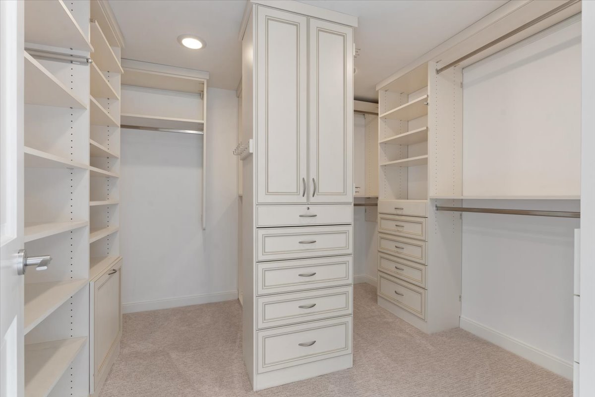60 E Monroe Street Unit: 6102