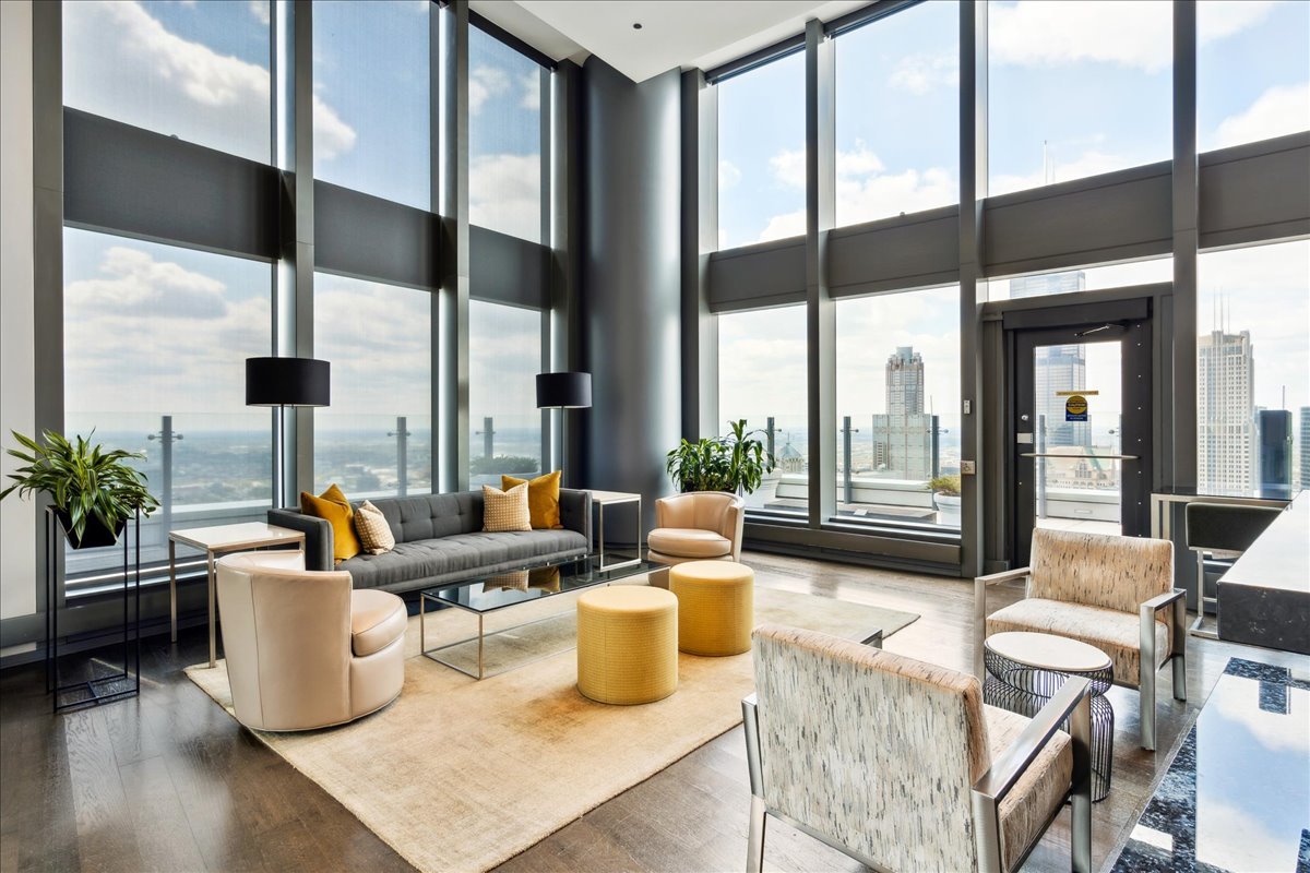 60 E Monroe Street Unit: 6102