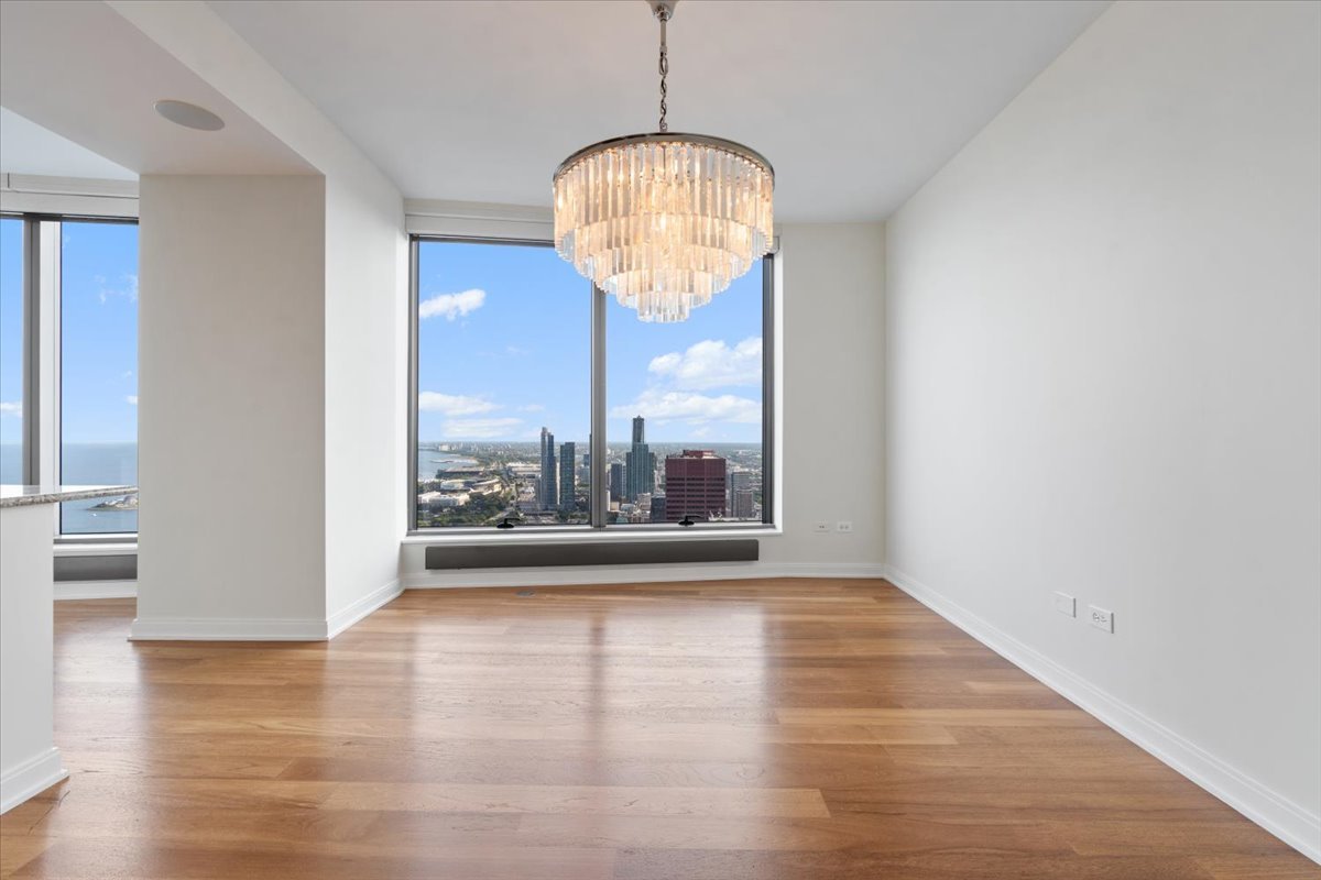 60 E Monroe Street Unit: 6102