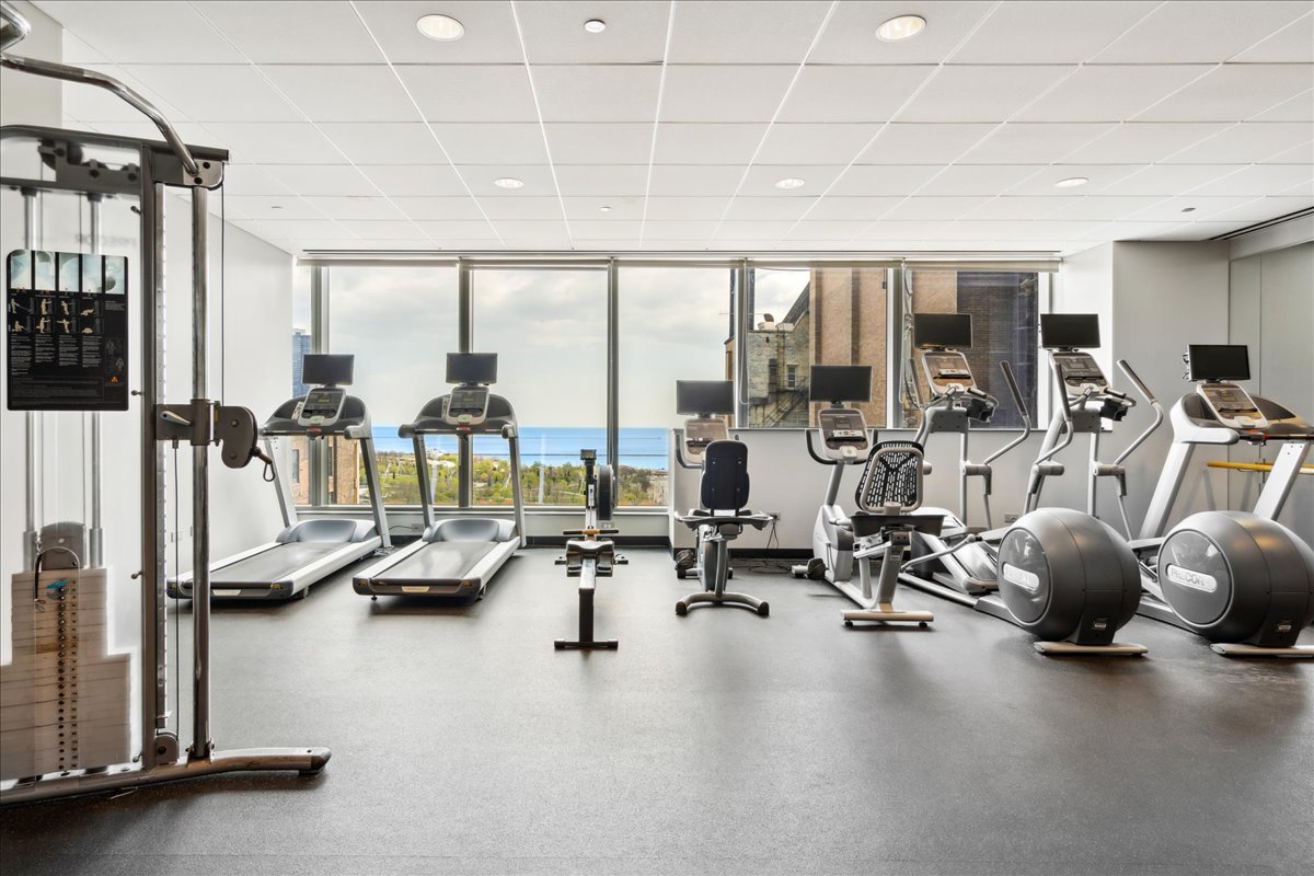 60 E Monroe Street Unit: 6102