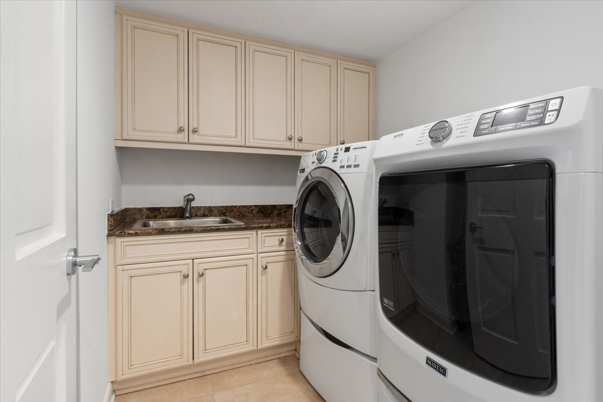 60 E Monroe Street Unit: 6102