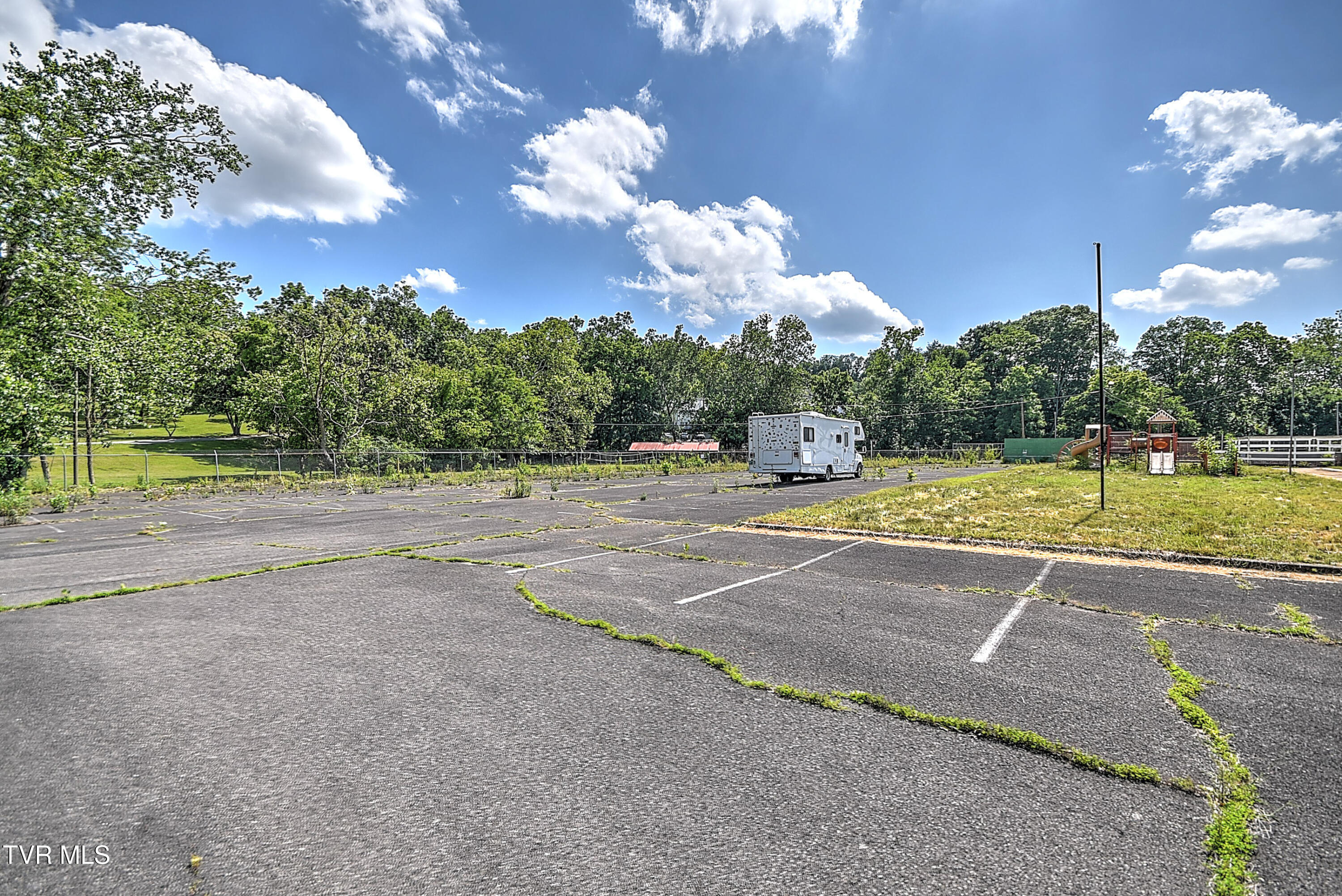 160 Creekside Trail