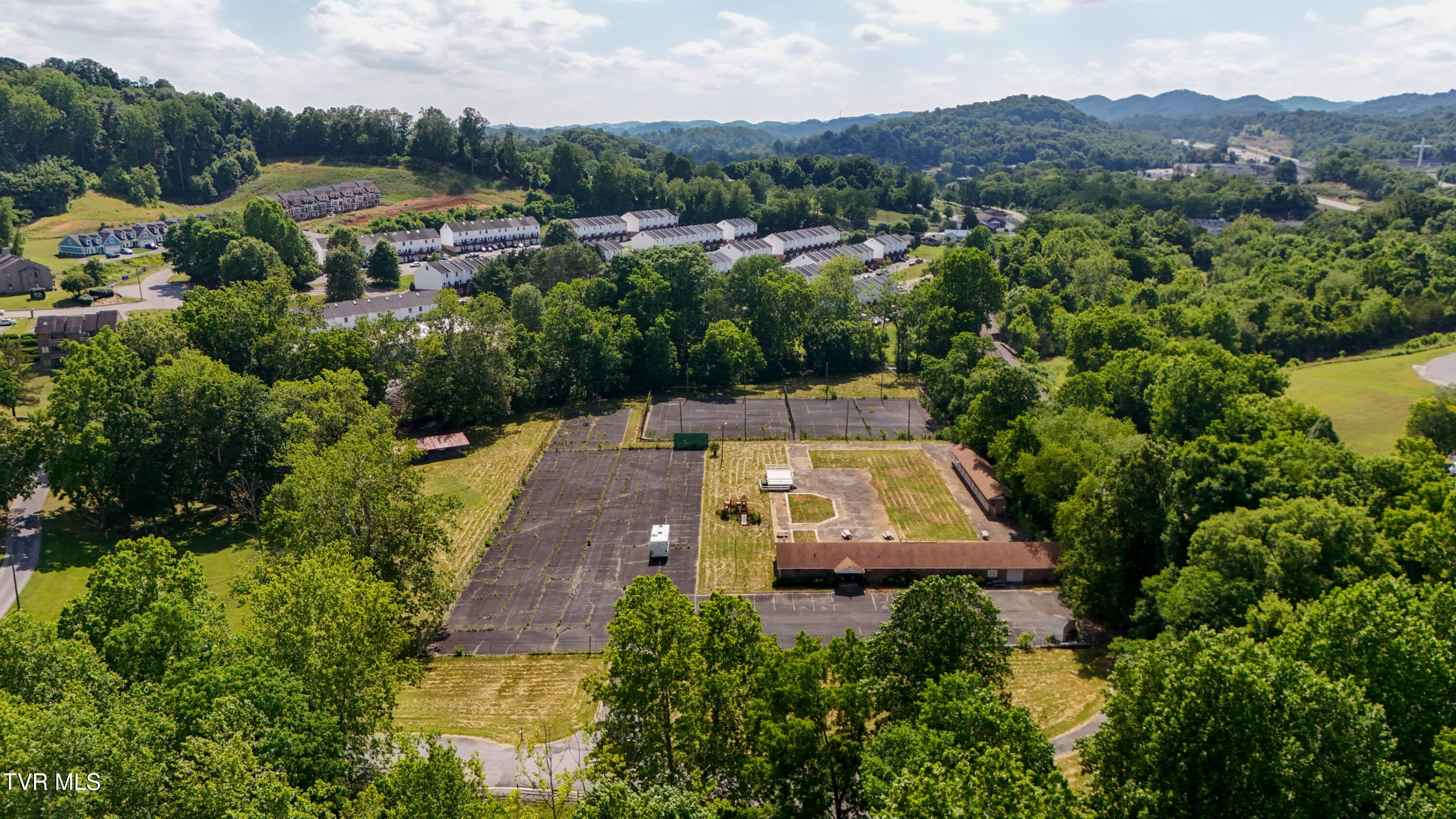 160 Creekside Trail