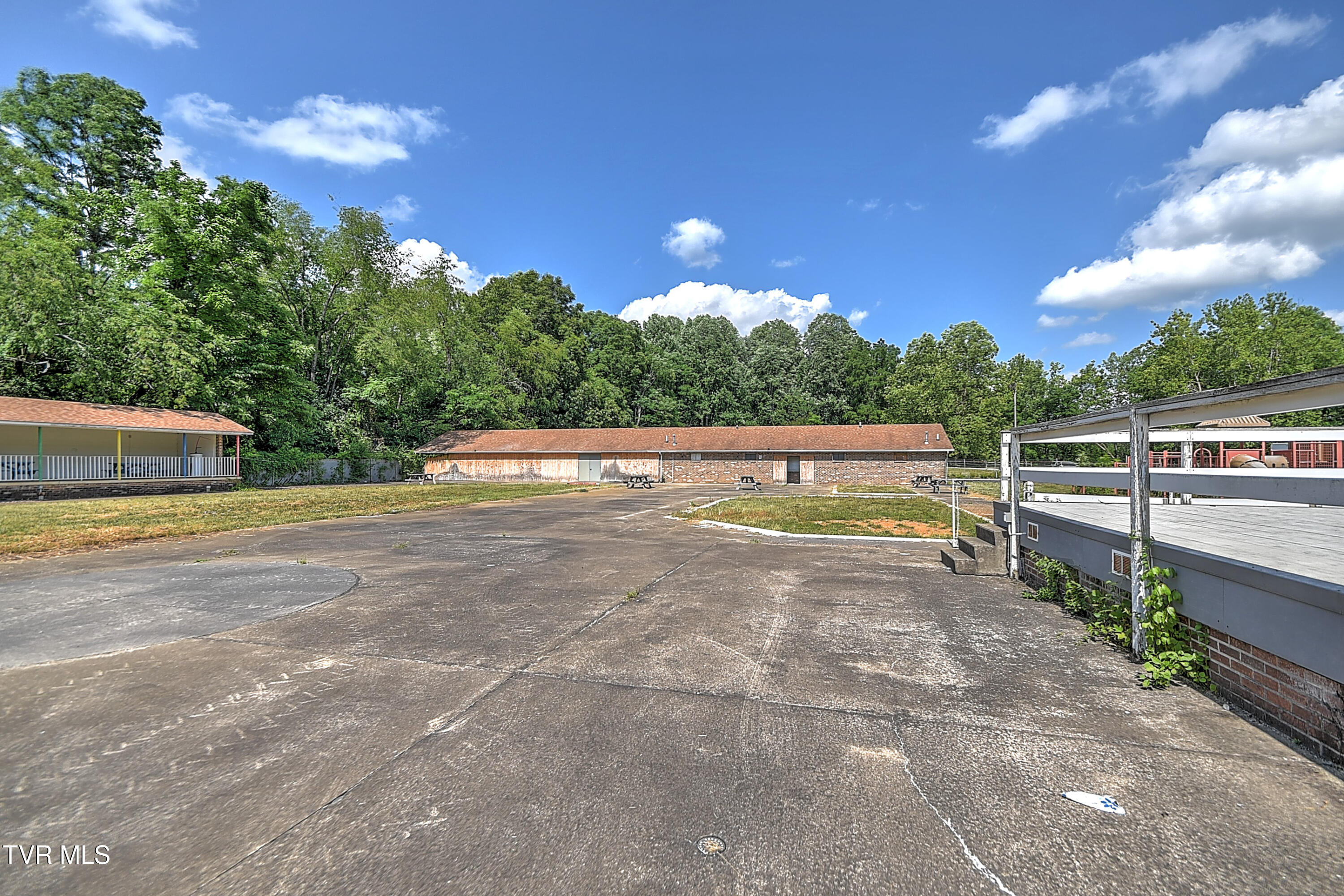 160 Creekside Trail