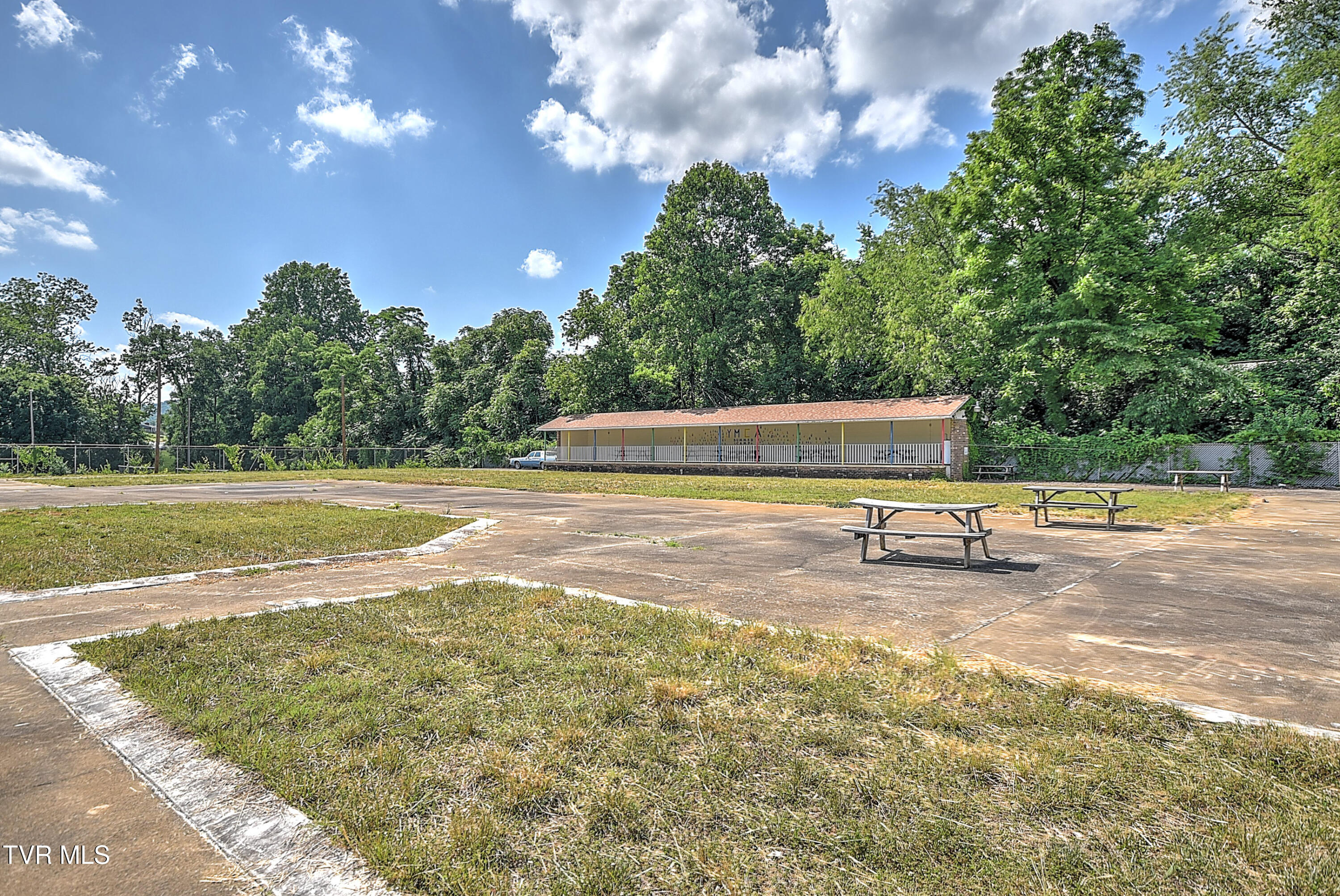 160 Creekside Trail