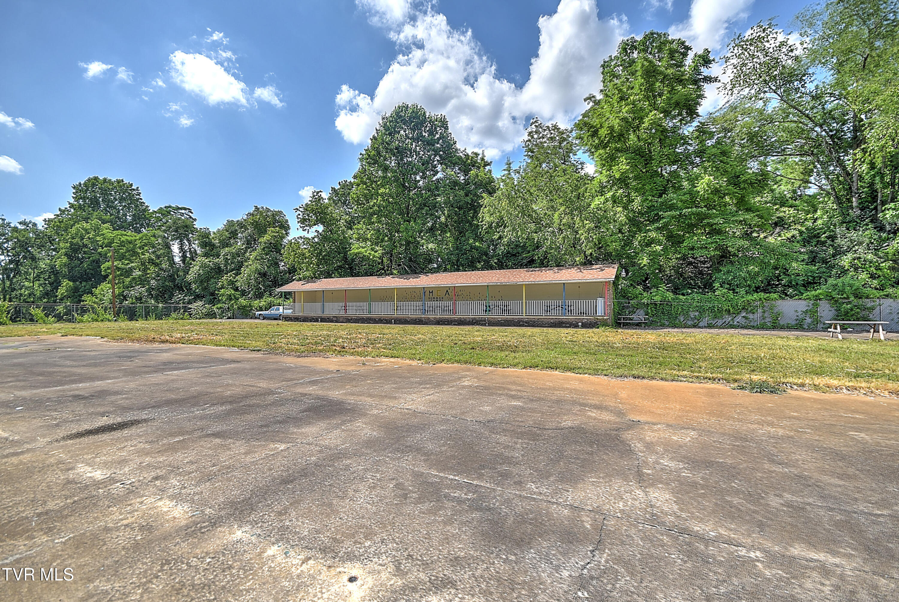 160 Creekside Trail