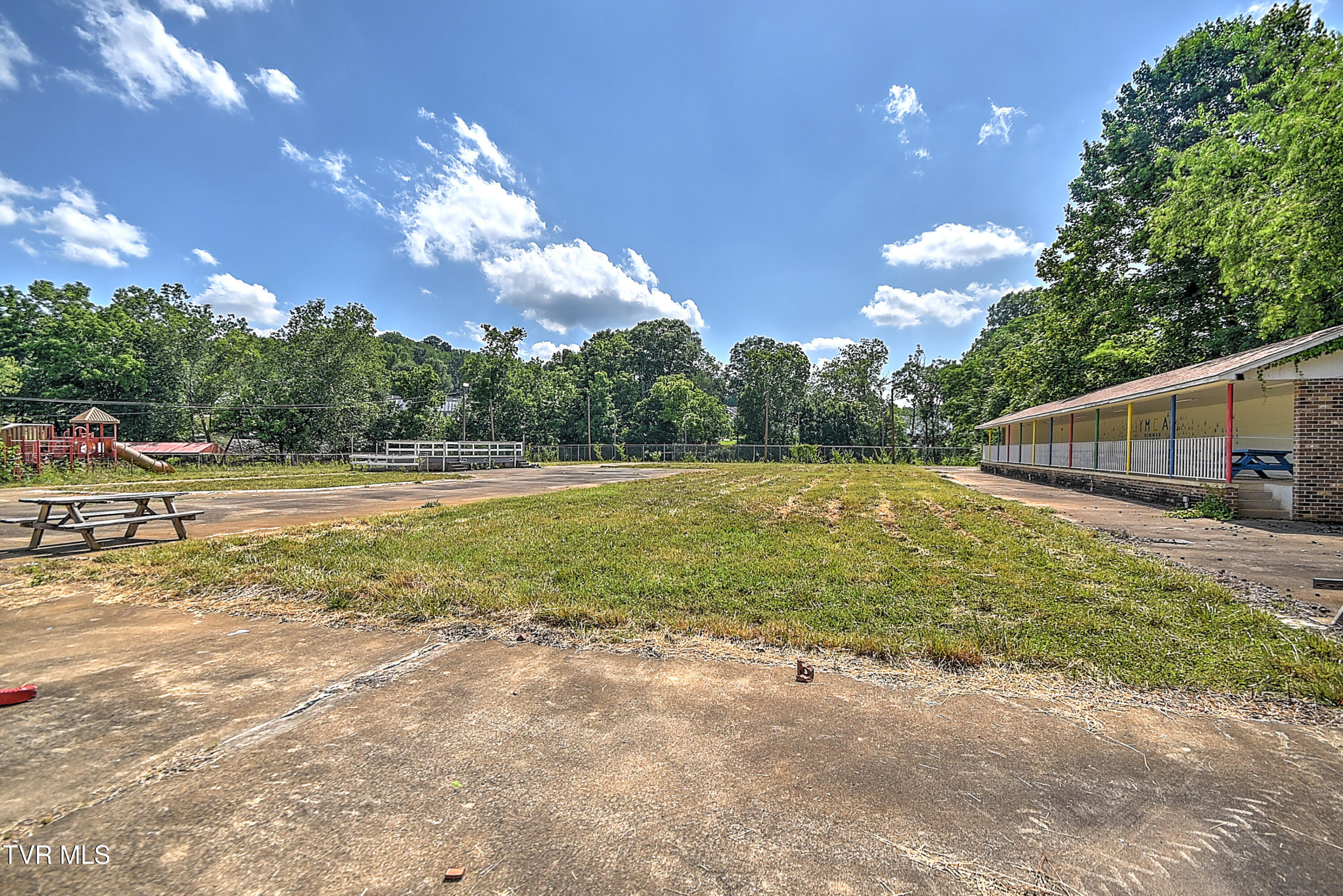 160 Creekside Trail