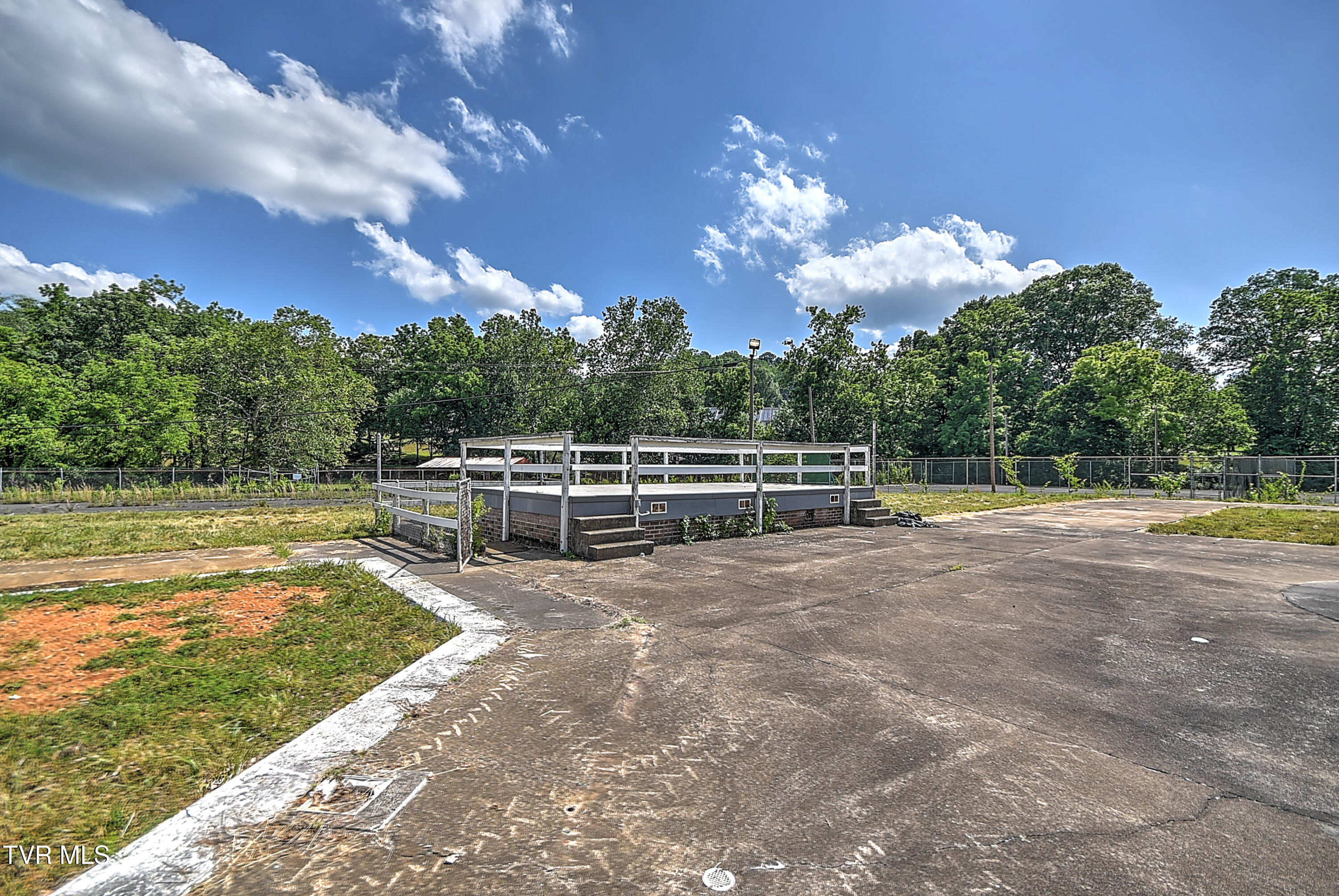 160 Creekside Trail
