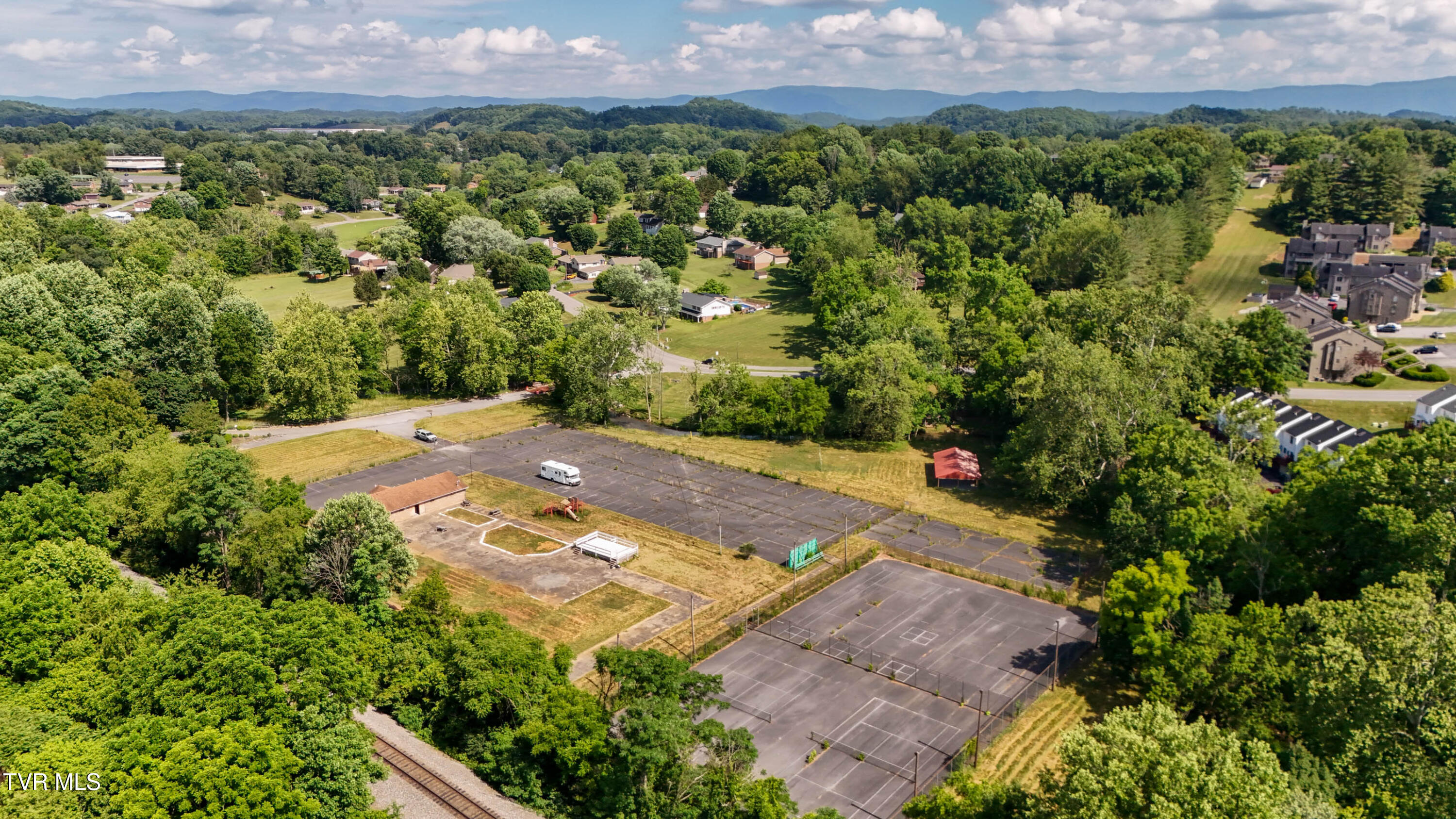 160 Creekside Trail