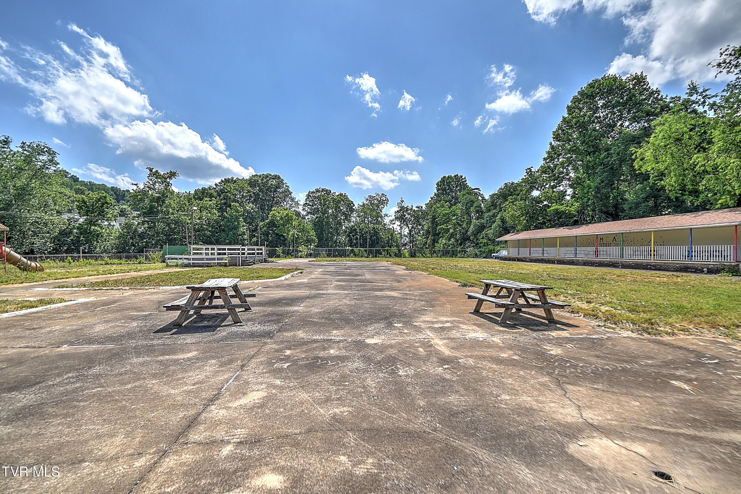 160 Creekside Trail