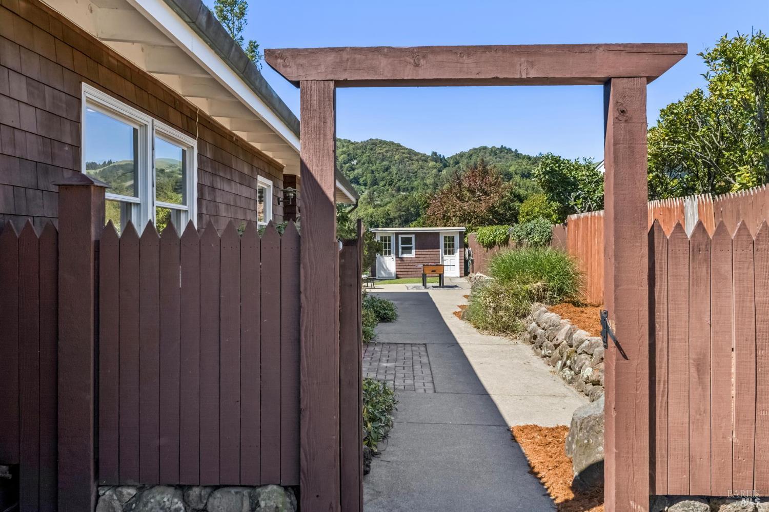 23 Arcangel Court photo
