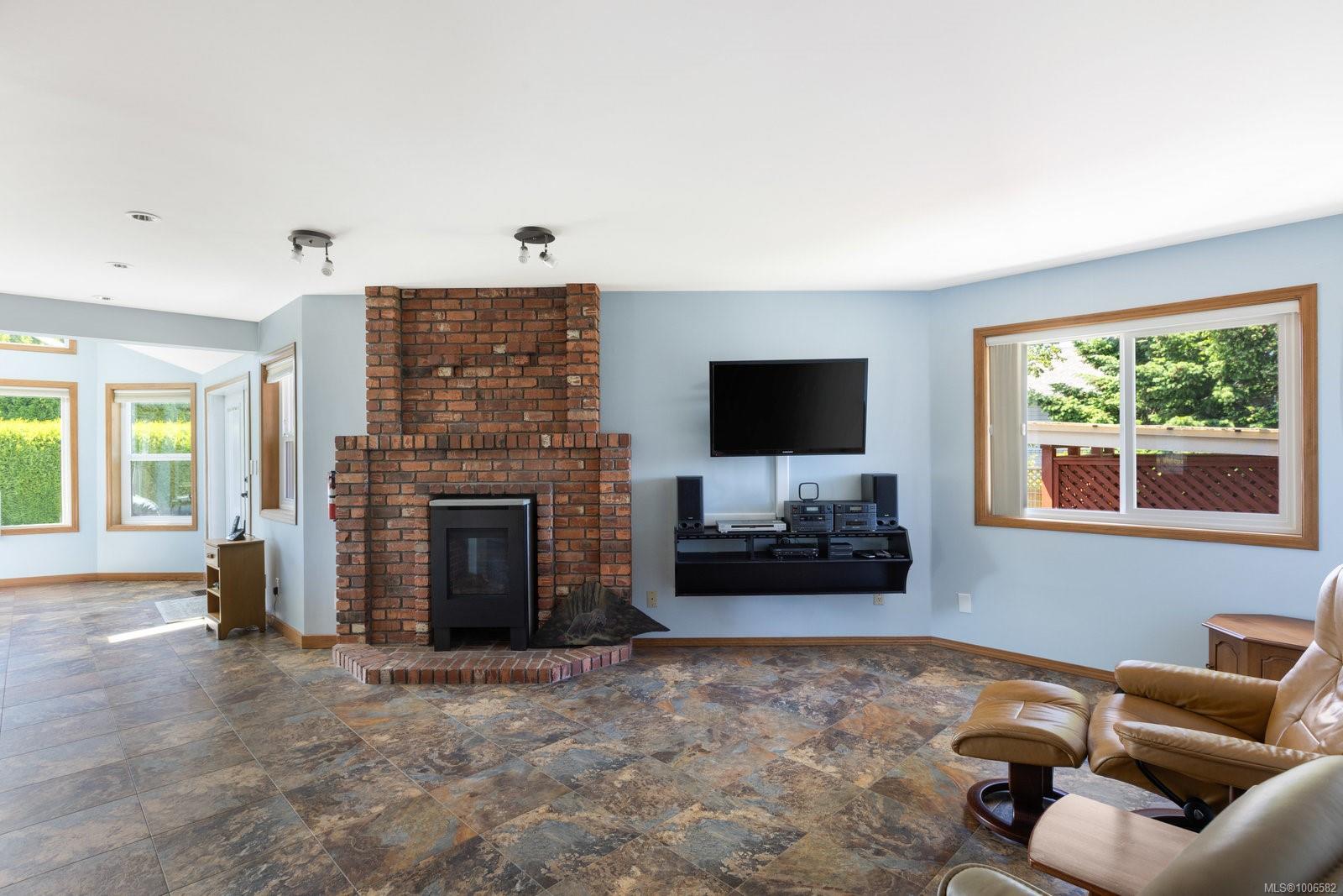 1201 Elliot Crt