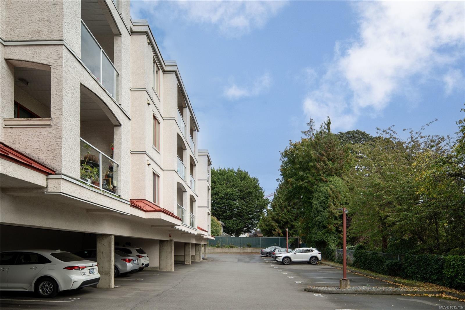 873 Esquimalt Rd Unit: 107
