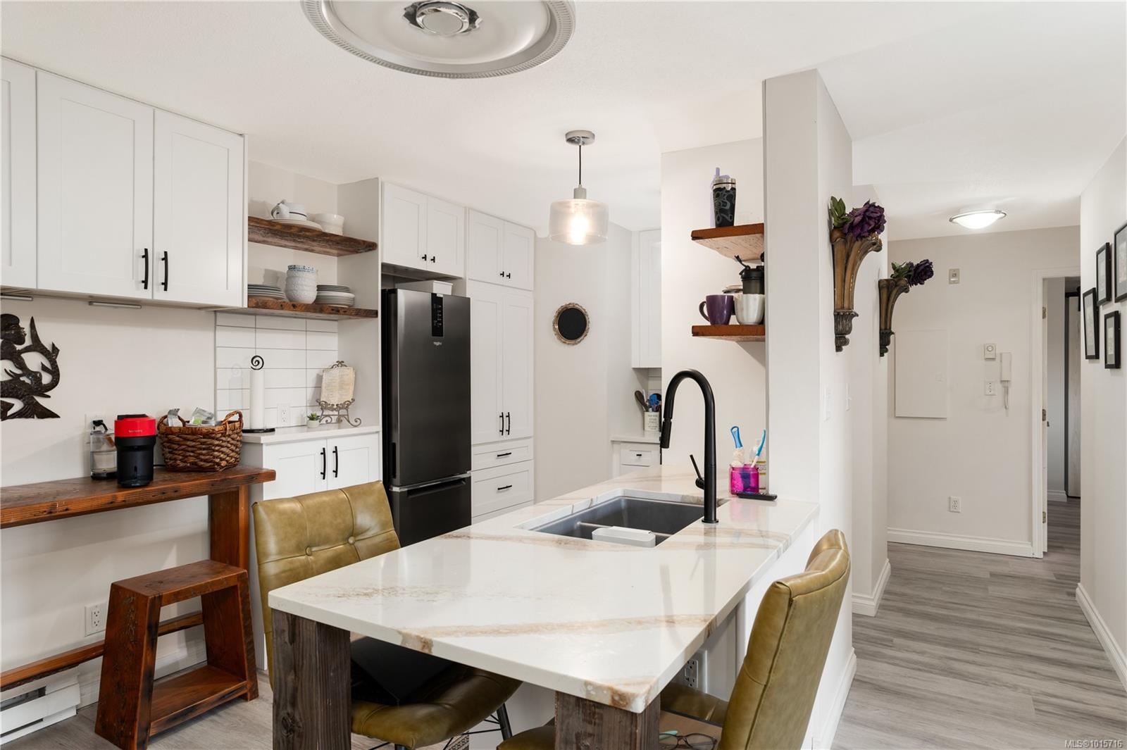 873 Esquimalt Rd Unit: 107