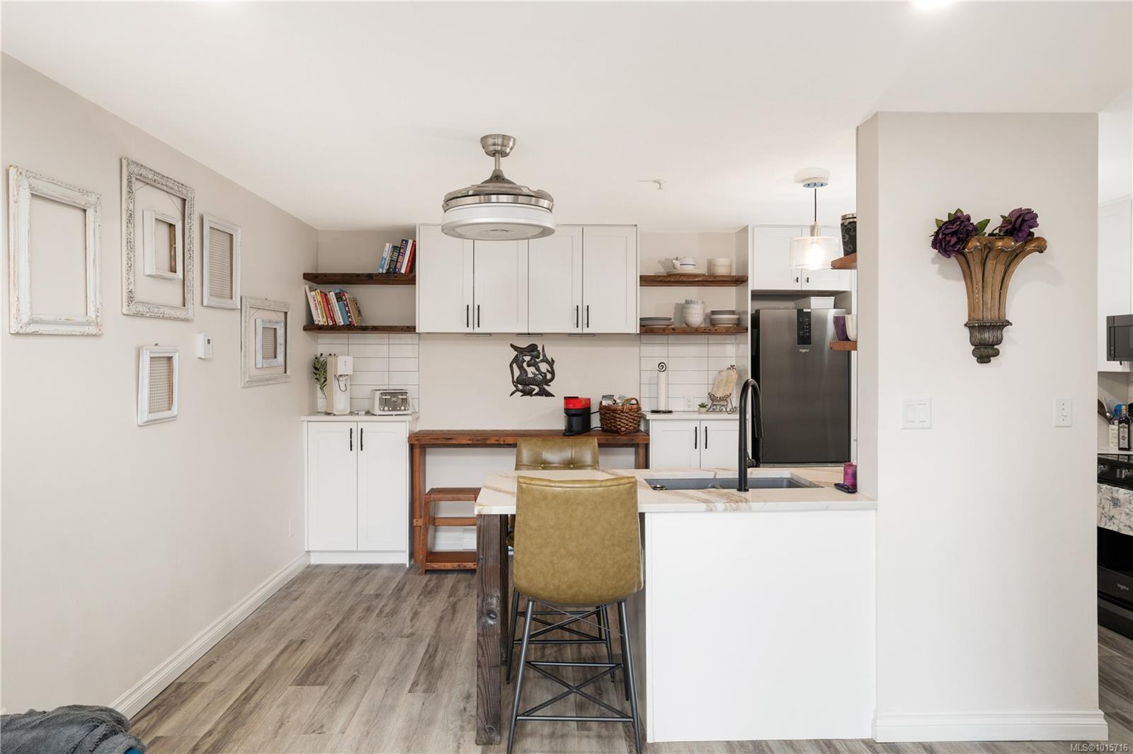 873 Esquimalt Rd Unit: 107