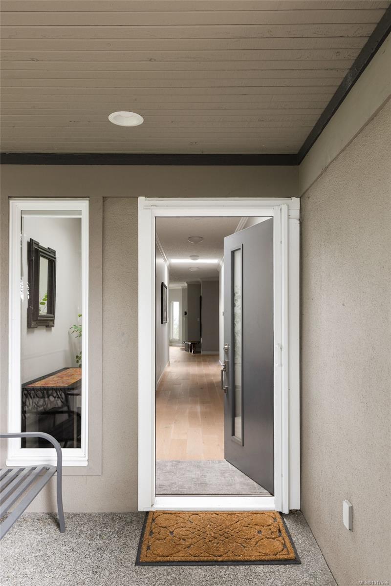 942 Boulderwood Rise # 14, Saanich Unit: 14