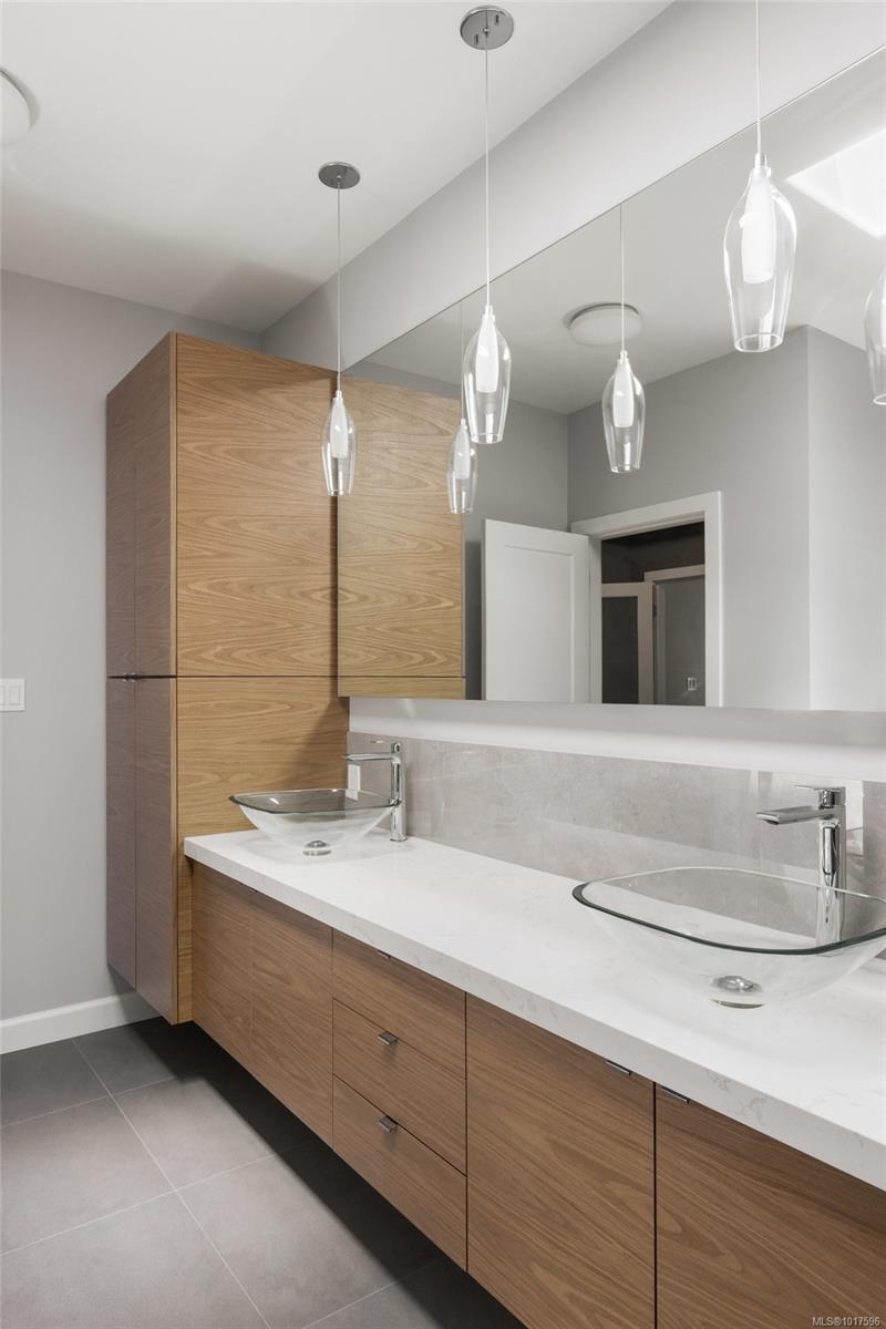 942 Boulderwood Rise # 14, Saanich Unit: 14