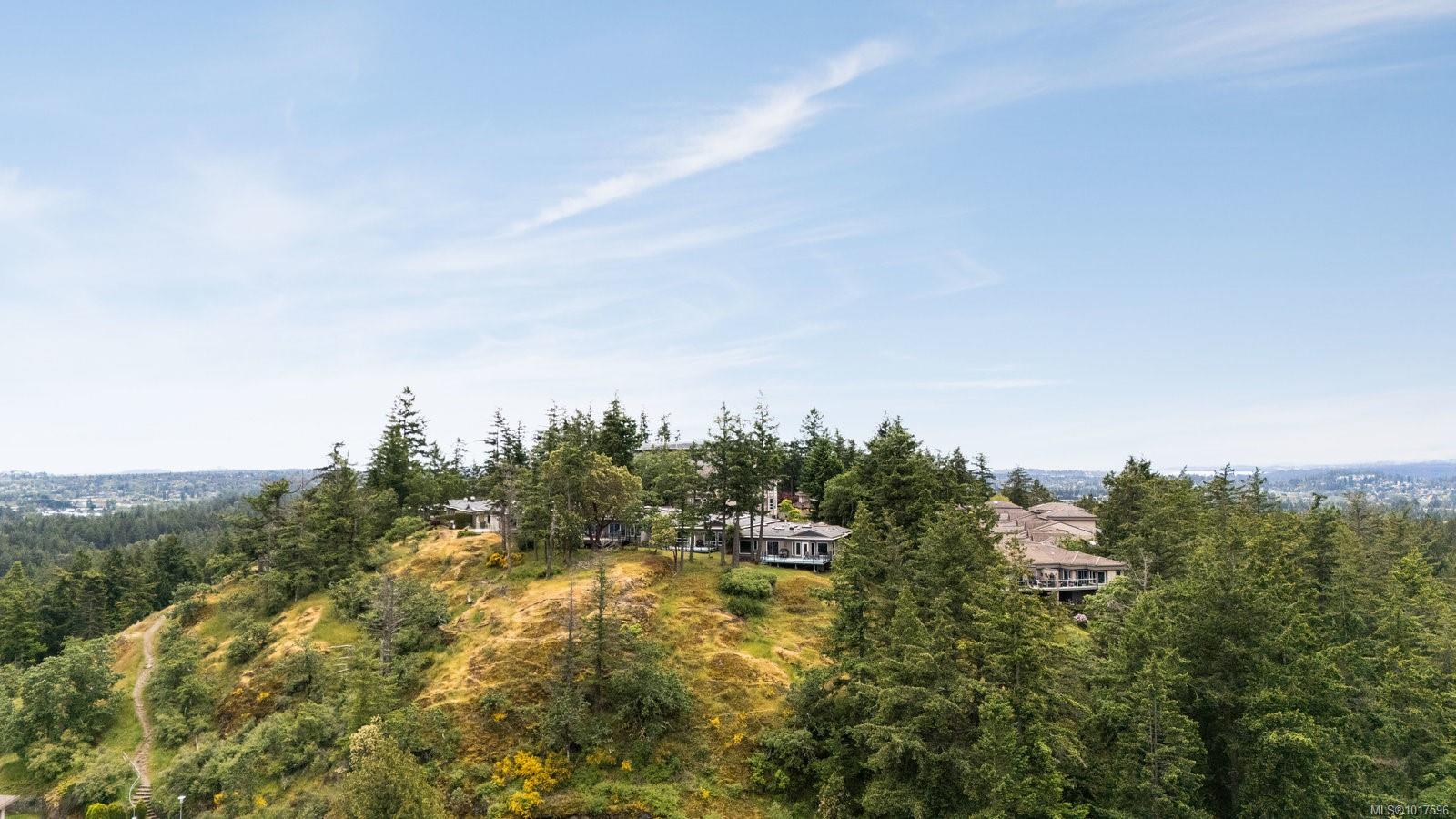 942 Boulderwood Rise # 14, Saanich Unit: 14