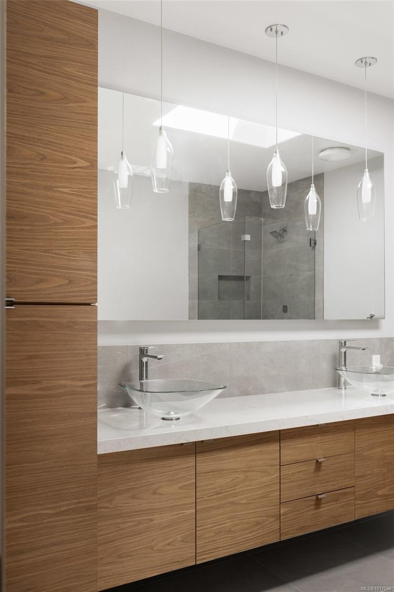942 Boulderwood Rise # 14, Saanich Unit: 14