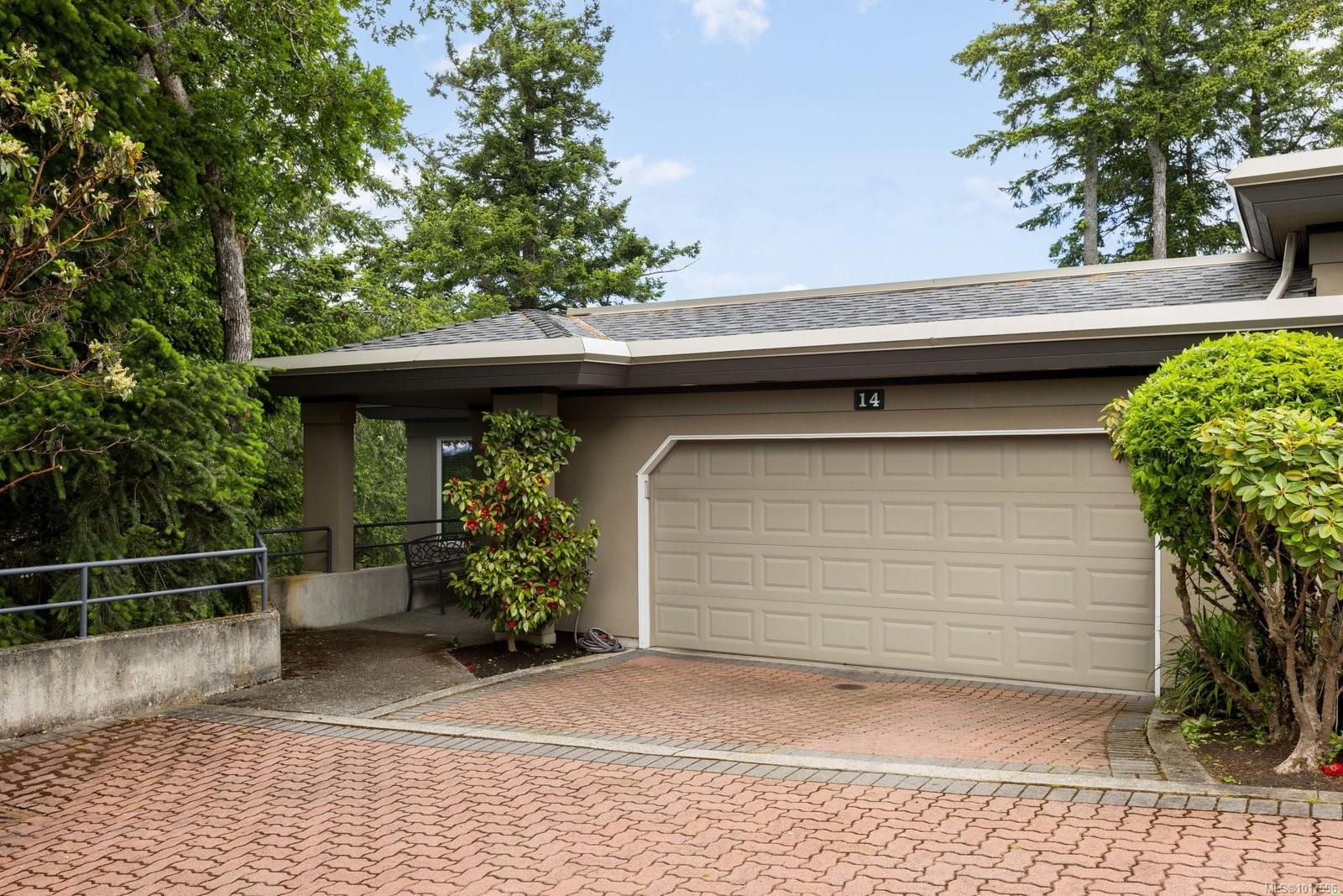 942 Boulderwood Rise # 14, Saanich Unit: 14