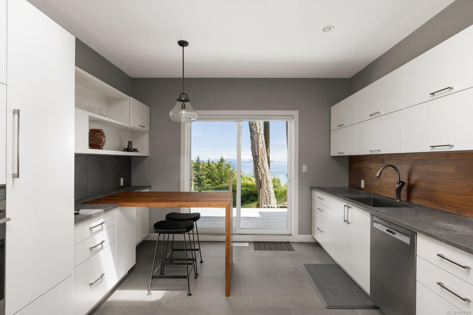 942 Boulderwood Rise # 14, Saanich Unit: 14
