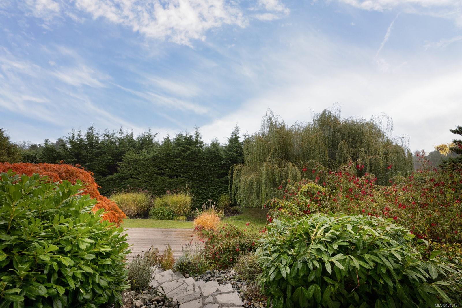 5055 Lochside Dr, Saanich