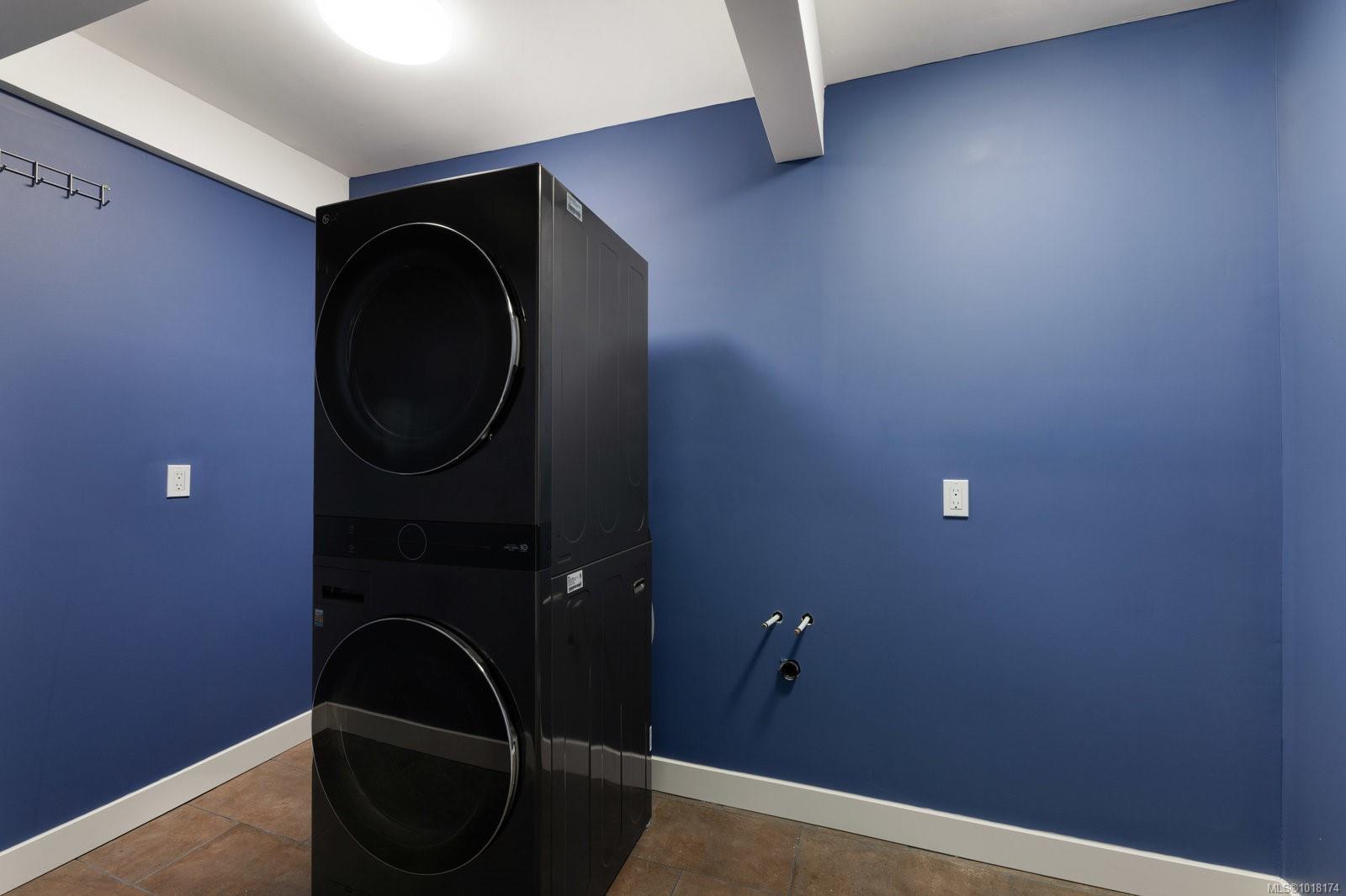 5055 Lochside Dr, Saanich