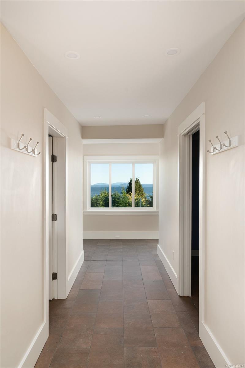 5055 Lochside Dr, Saanich