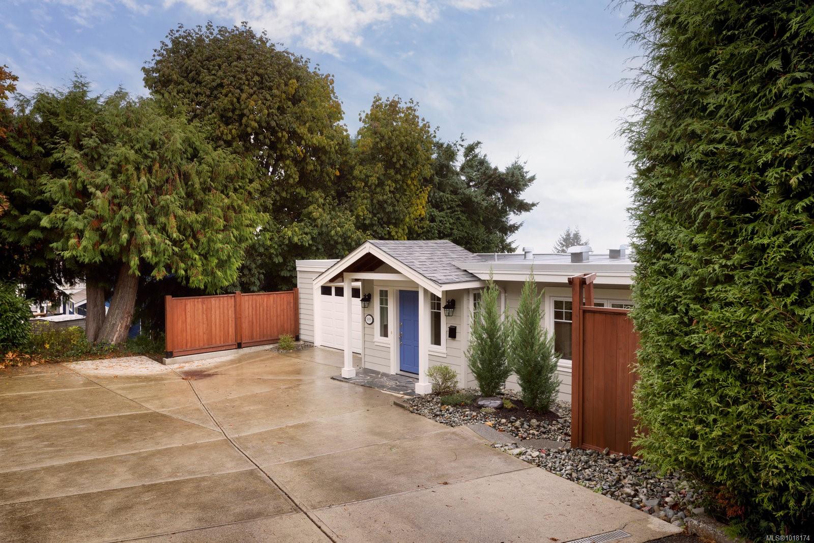 5055 Lochside Dr, Saanich