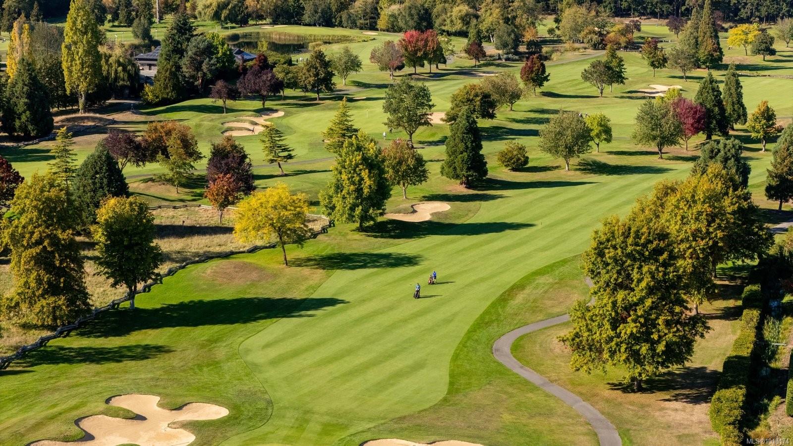 5055 Lochside Dr, Saanich