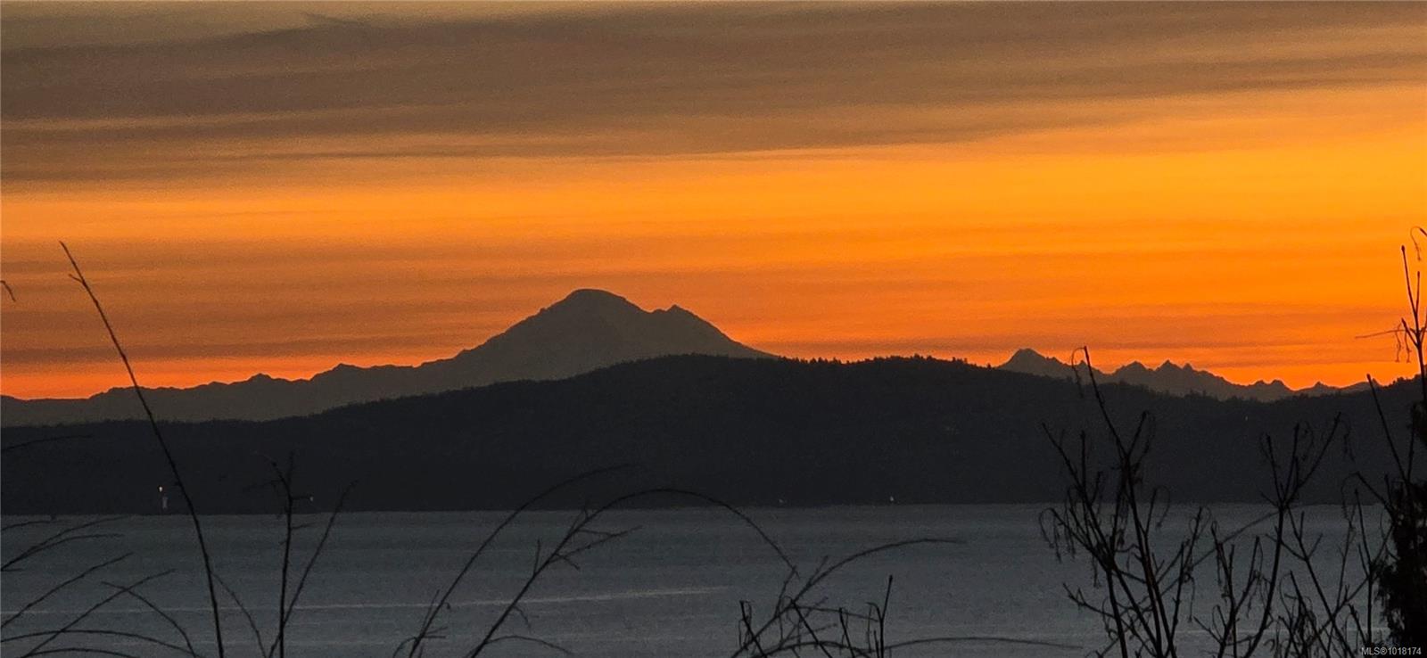 5055 Lochside Dr, Saanich