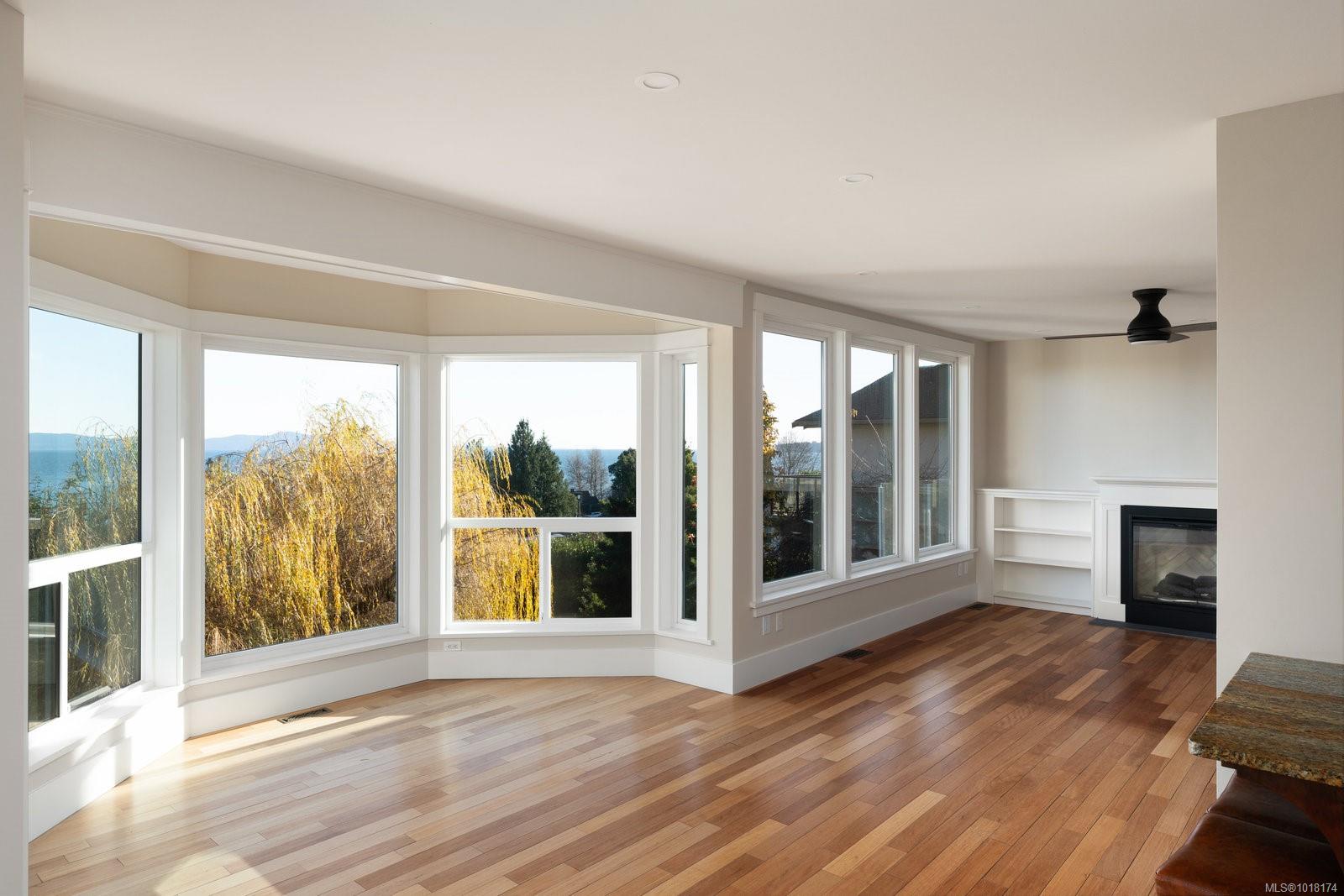 5055 Lochside Dr, Saanich