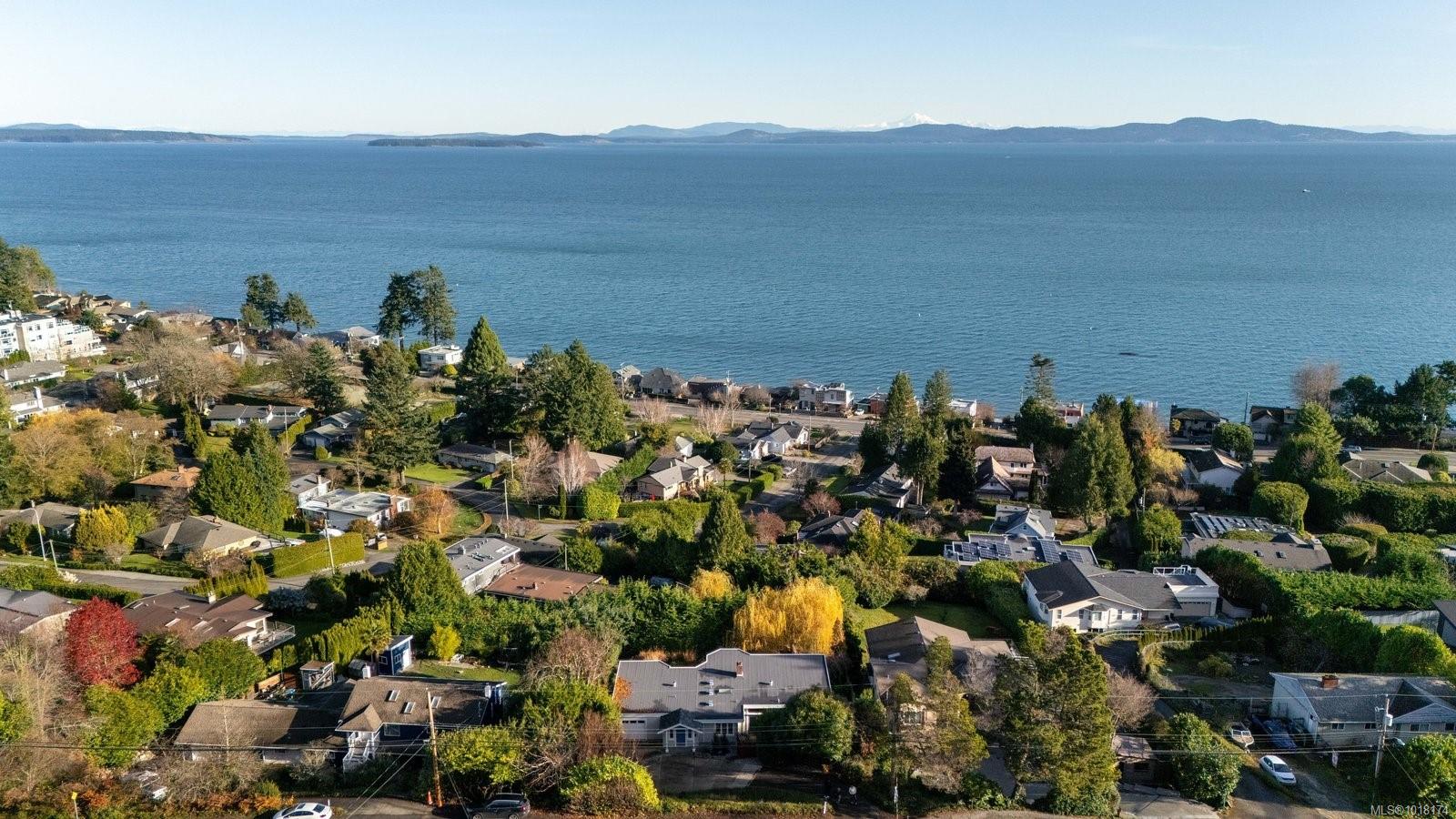 5055 Lochside Dr, Saanich