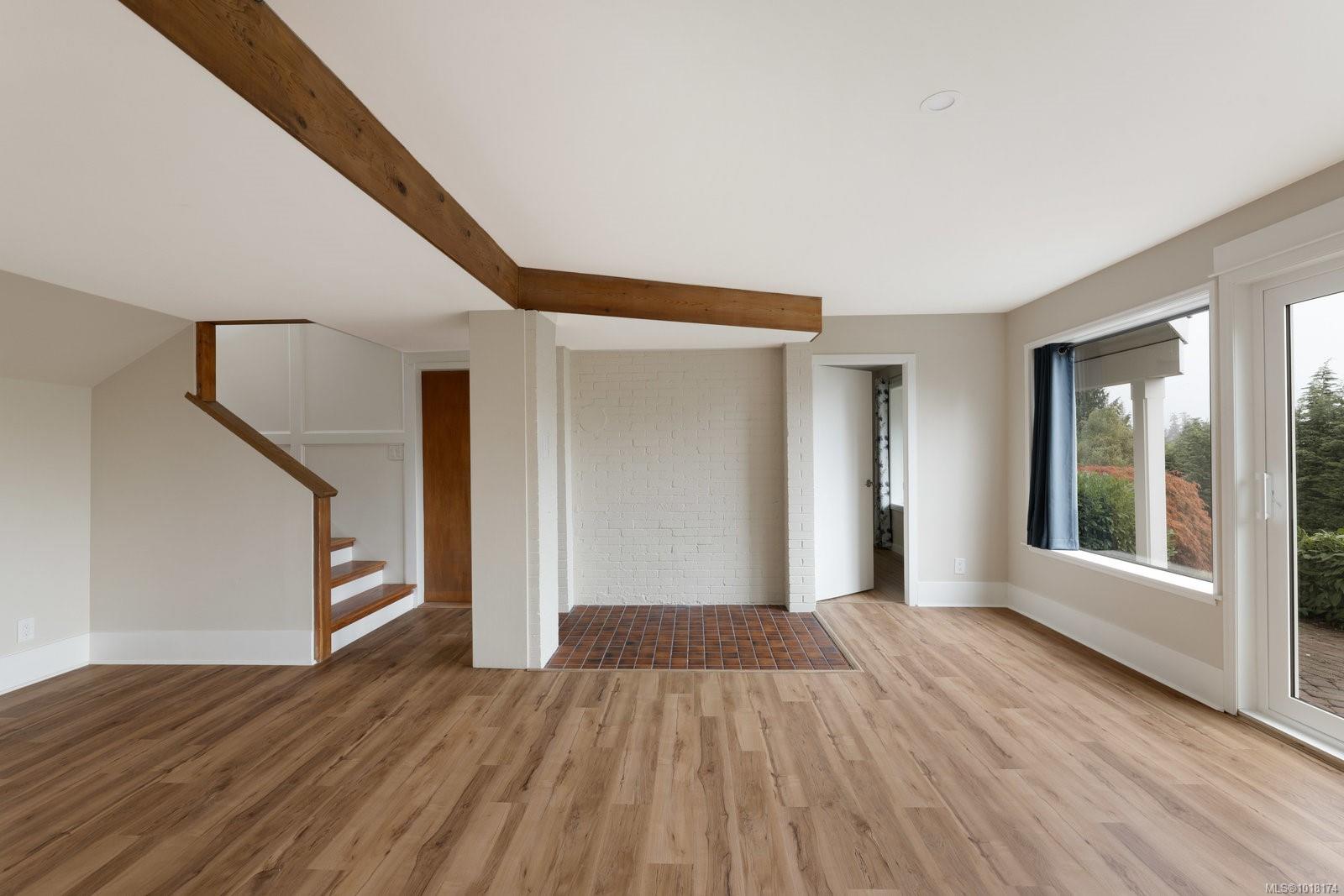 5055 Lochside Dr, Saanich