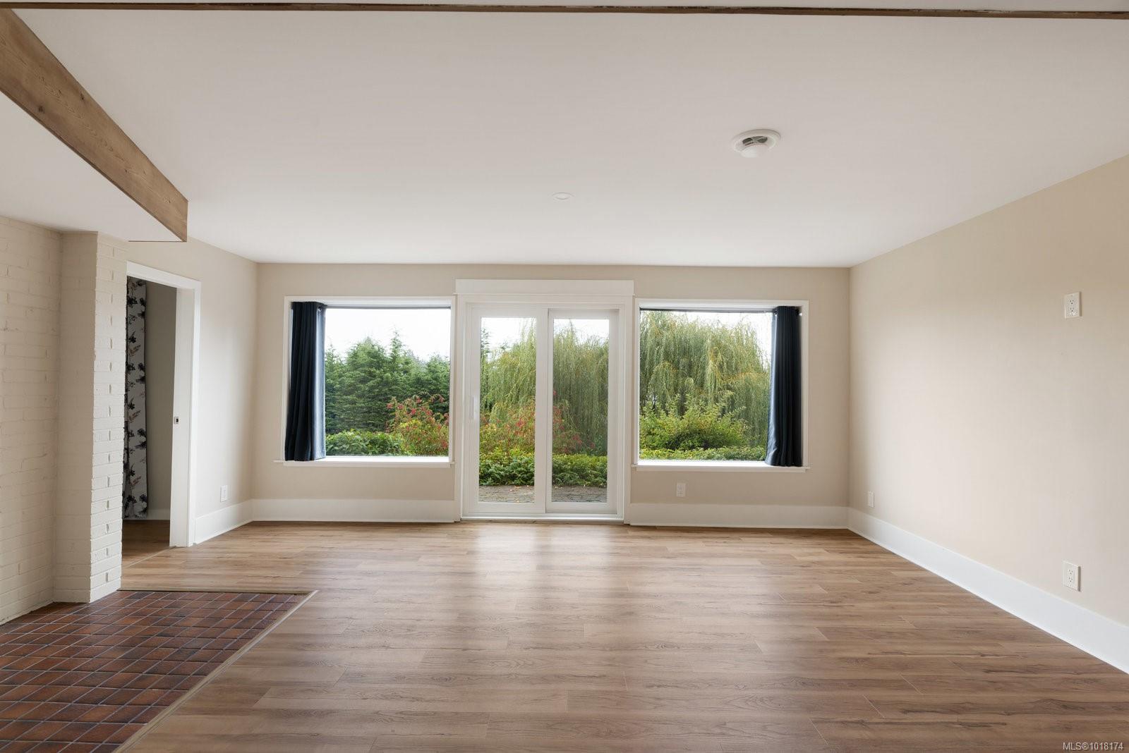 5055 Lochside Dr, Saanich