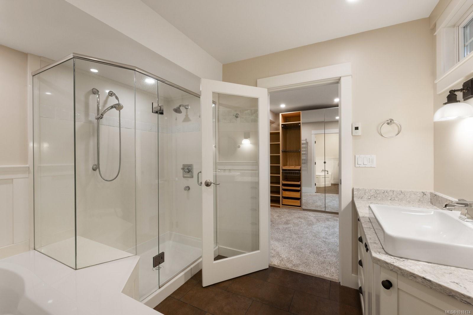 5055 Lochside Dr, Saanich