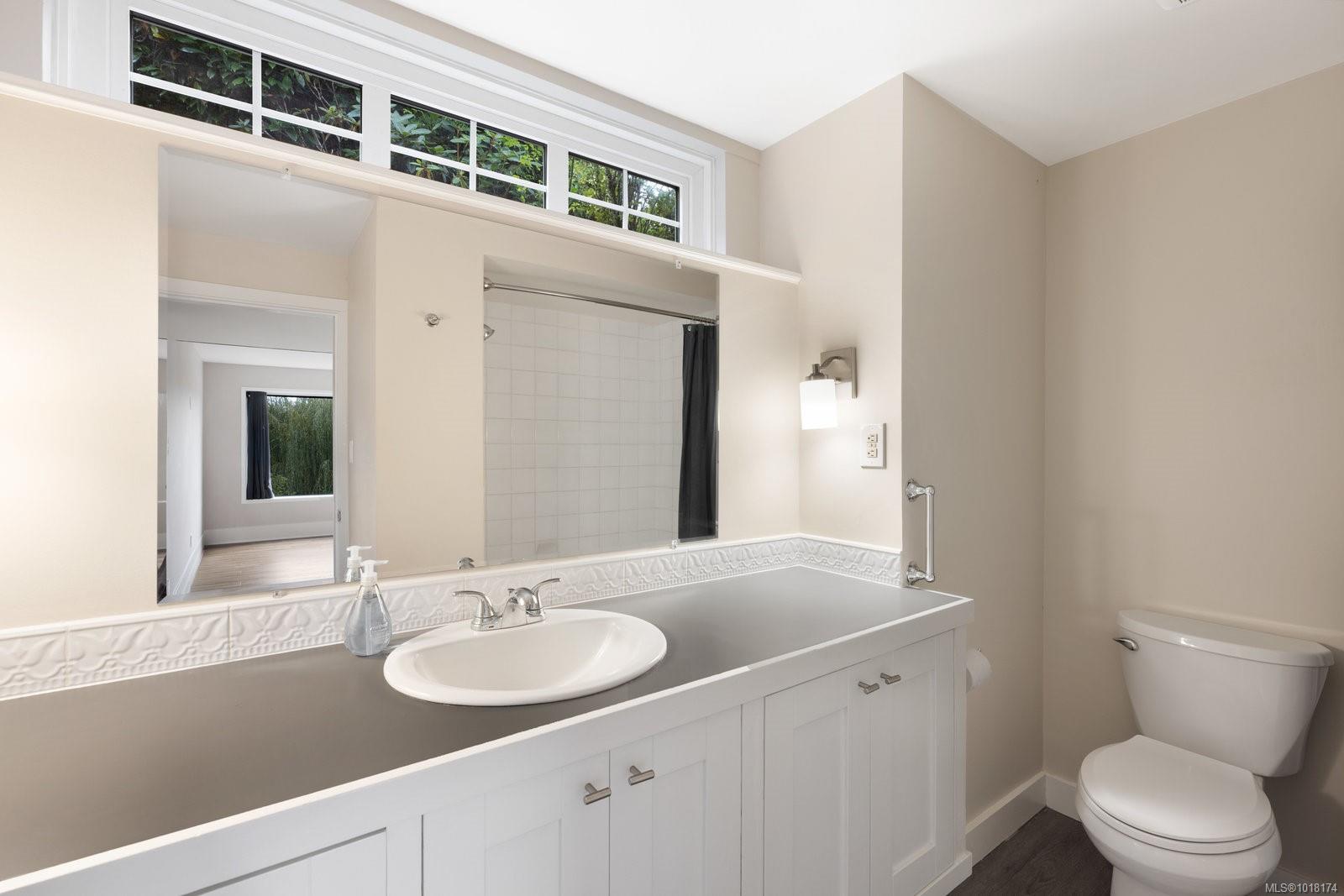 5055 Lochside Dr, Saanich