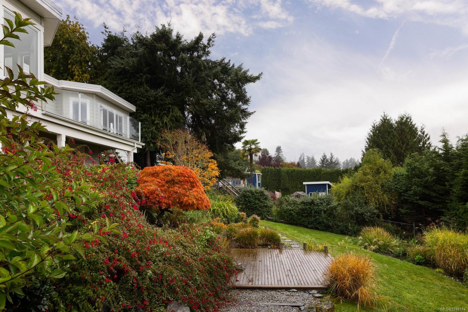 5055 Lochside Dr, Saanich