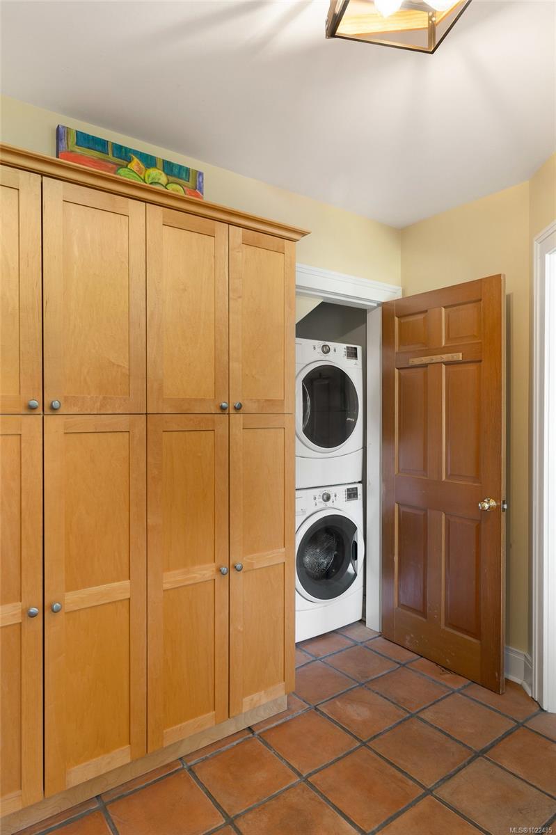 753 Pemberton Rd # 3